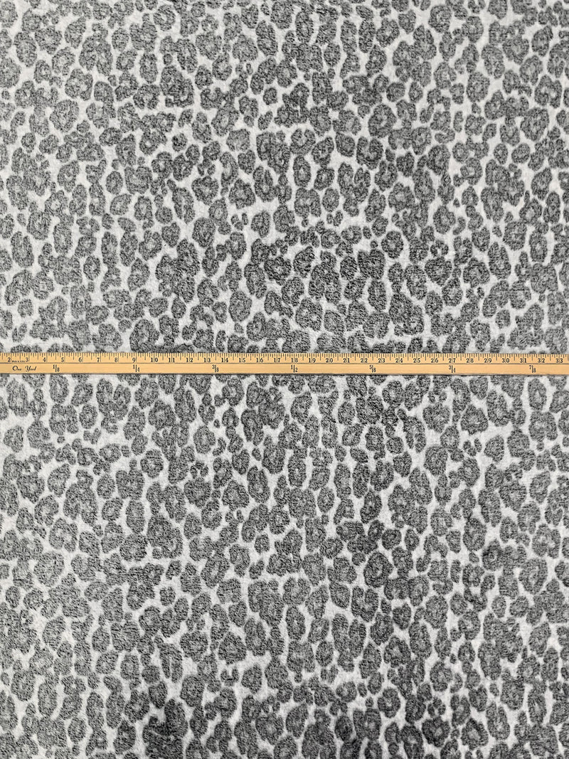 White/Black 100% Polyester Animal Design Furry Fleece 60W