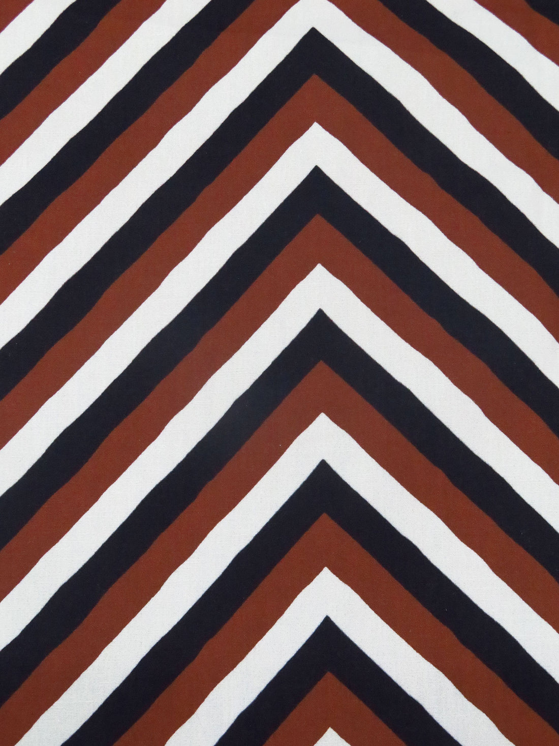 Muted Midnight Navy/White/Liver Cotton/Lycra Large Zig Zag Print Poplin Stretch Shirting - LA Designer - 56W