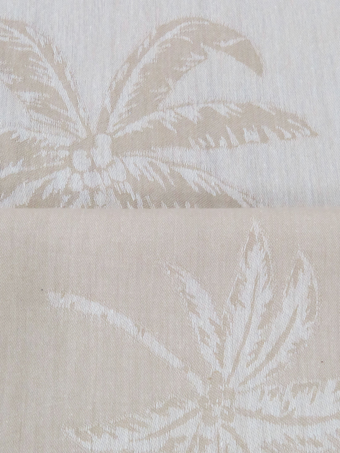 Sandy Beige/Off-White 100% Polyester Palm Tree Jacquard Twill Shirting 54W