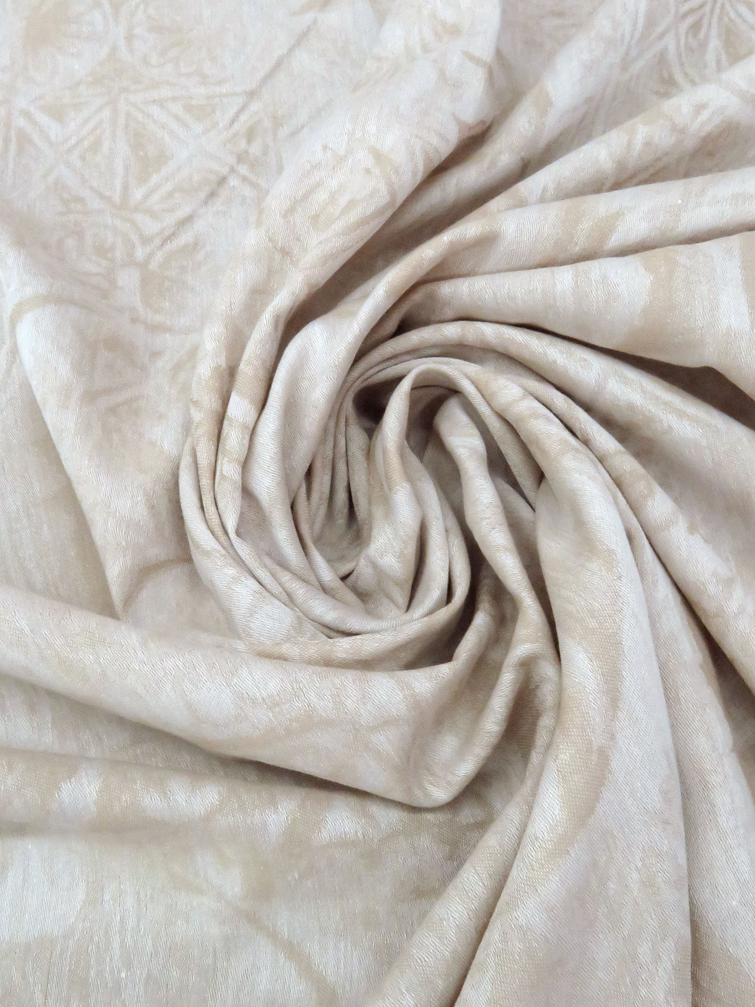 Sandy Beige/Off-White Polyester/Cotton Fish Tile Jacquard Weave Shirting - NY Designer - 54W