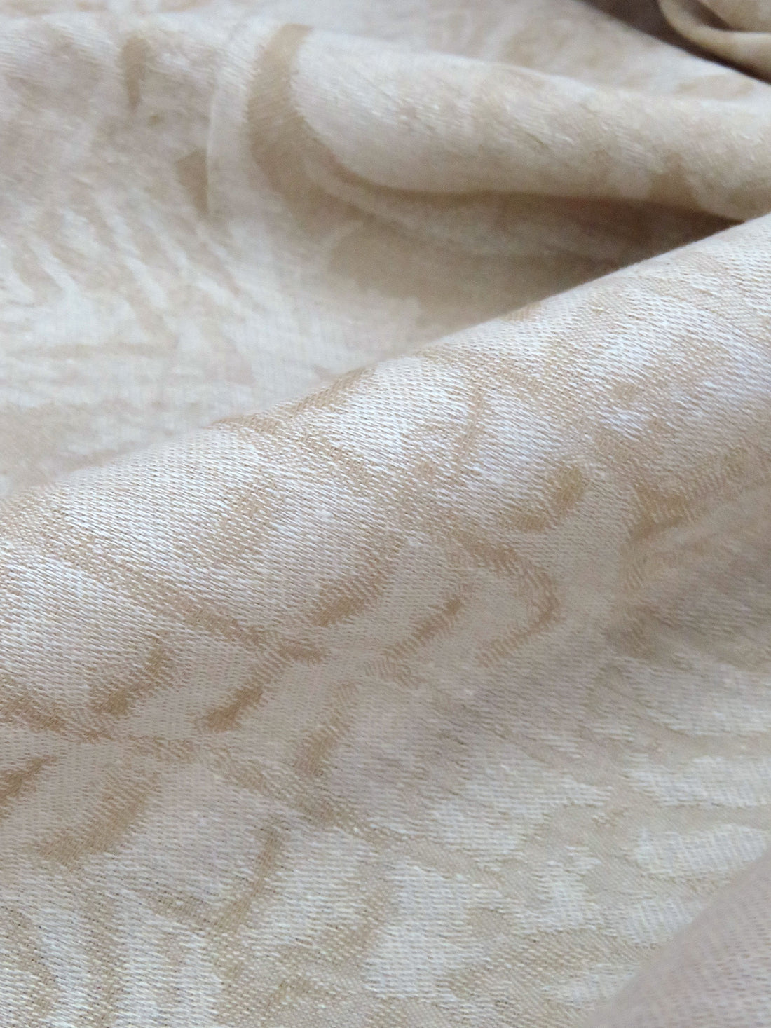 Sandy Beige/Off-White Polyester/Cotton Fish Tile Jacquard Weave Shirting - NY Designer - 54W