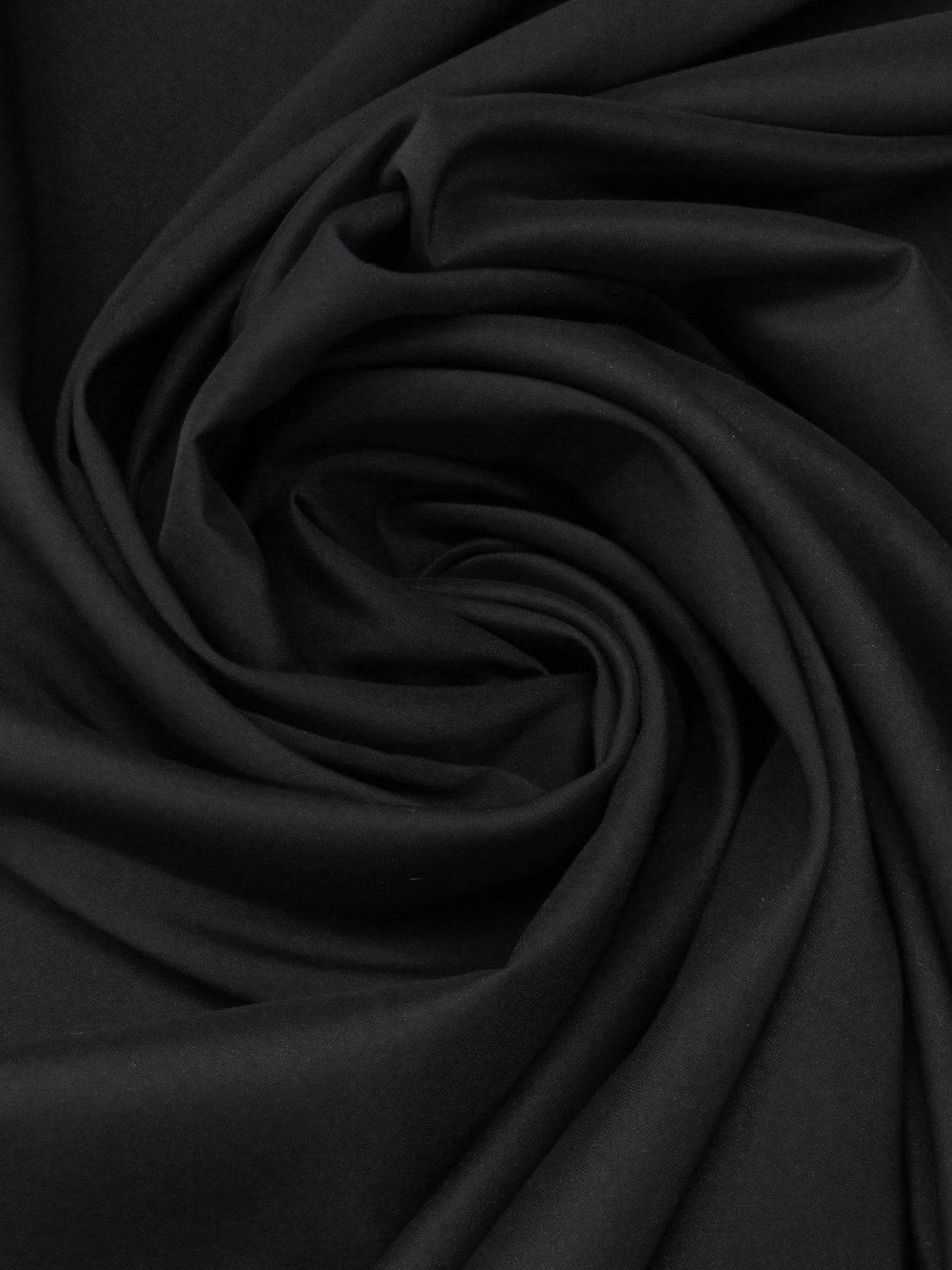Obsidian Black 100% Polyester Lining 46W