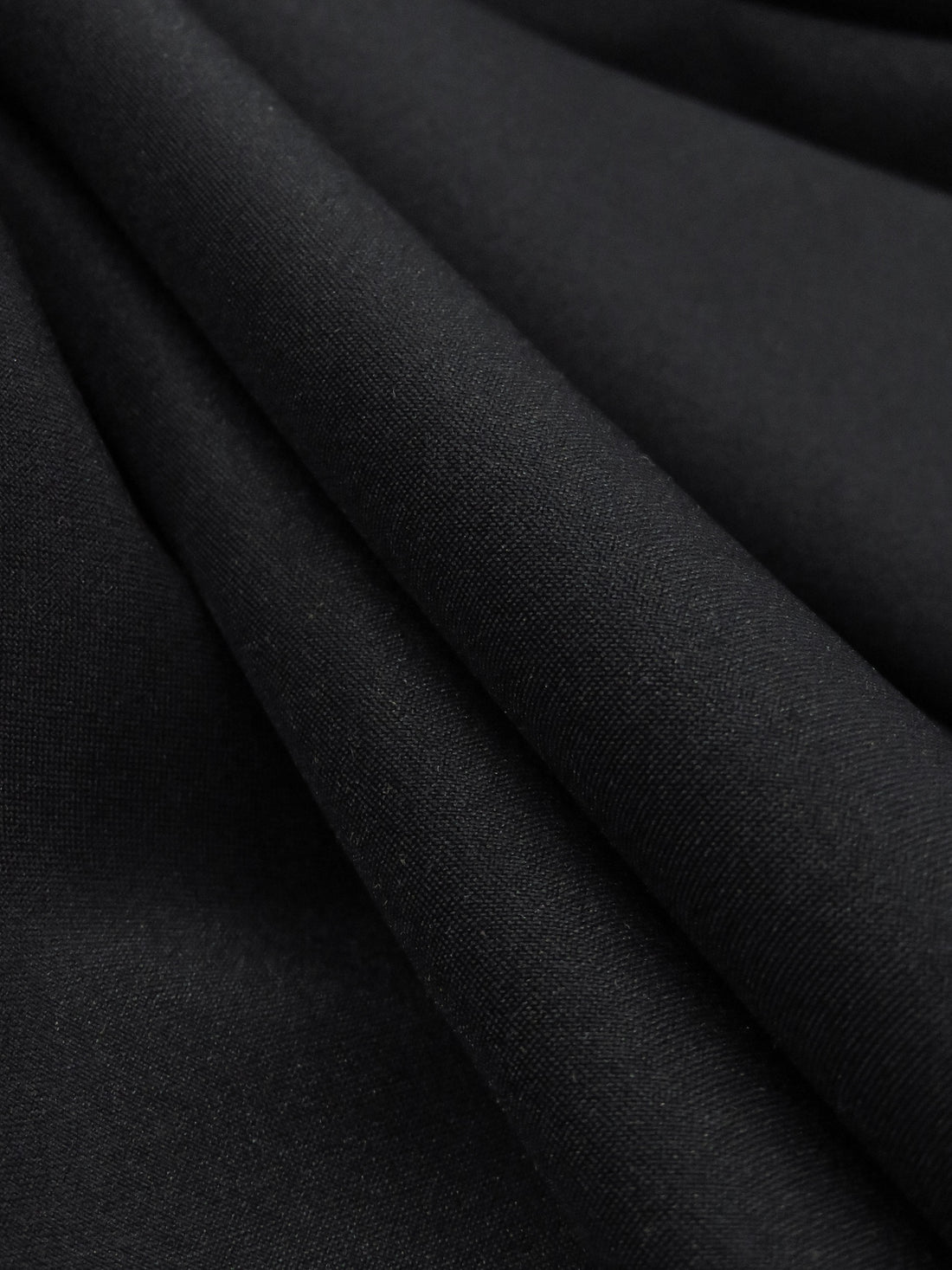 Obsidian Black 100% Polyester Lining 46W