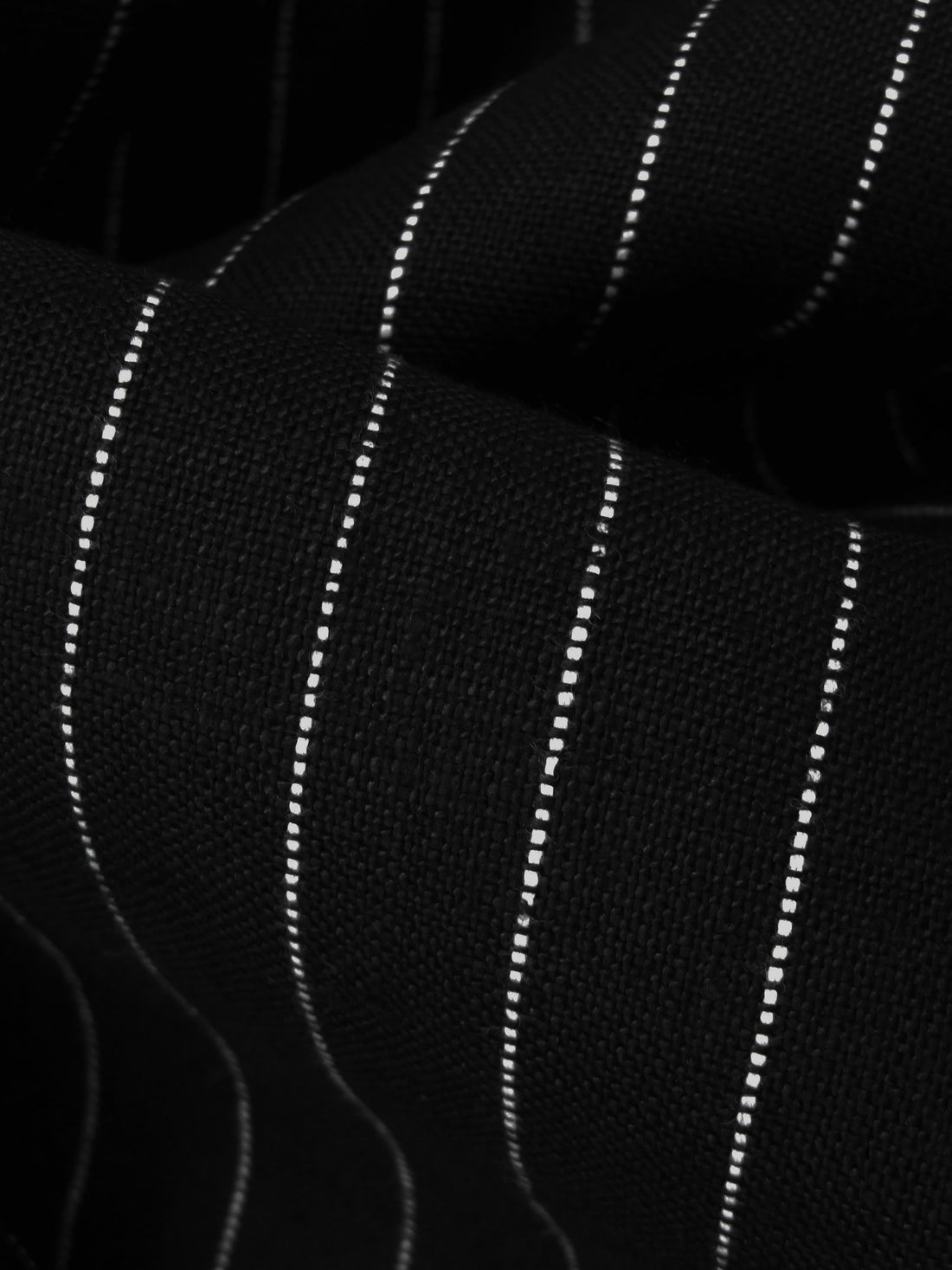 Black/White 100% Linen Vertical Pinstripe Weave Suiting 58W