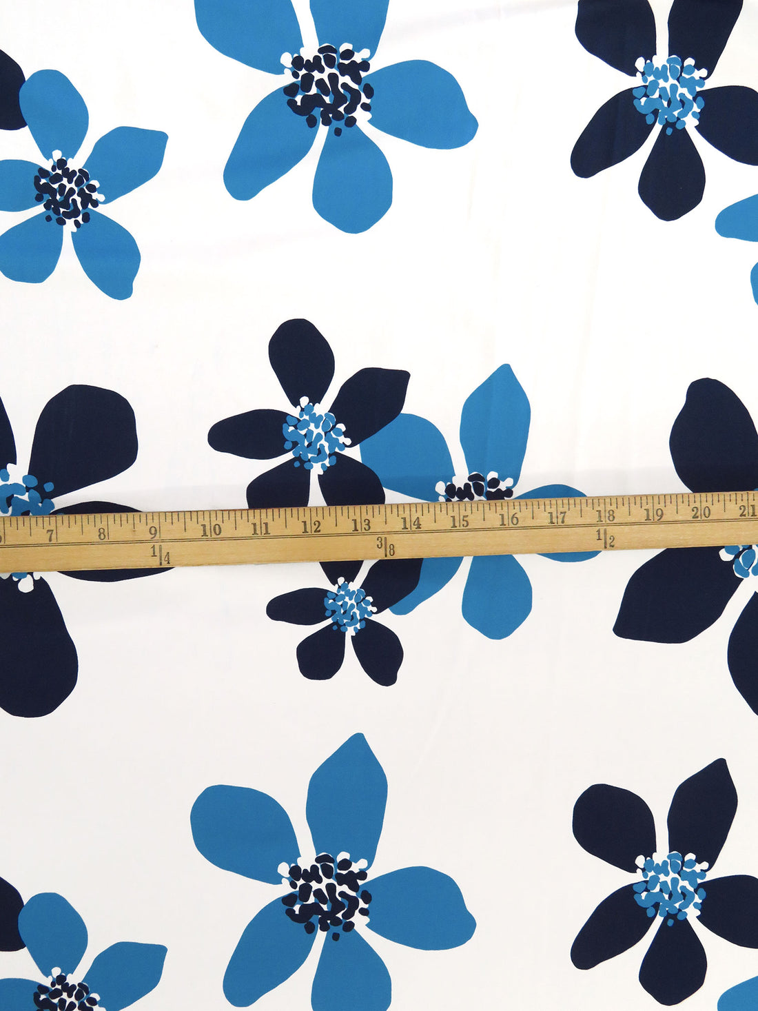 Cyan Cornflower Blue/Navy Blue/Snow White Nylon/Lycra Floral Print Jersey Knit 59W