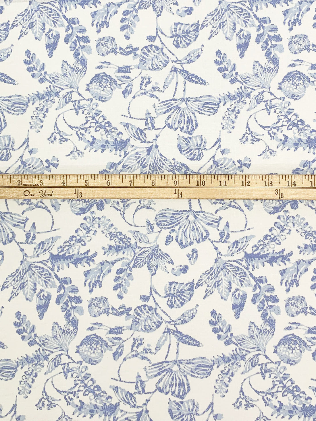 Soft Blueberry/White Polyester/Lycra Floral Print Linen-Look Blouse Weight Woven 58W
