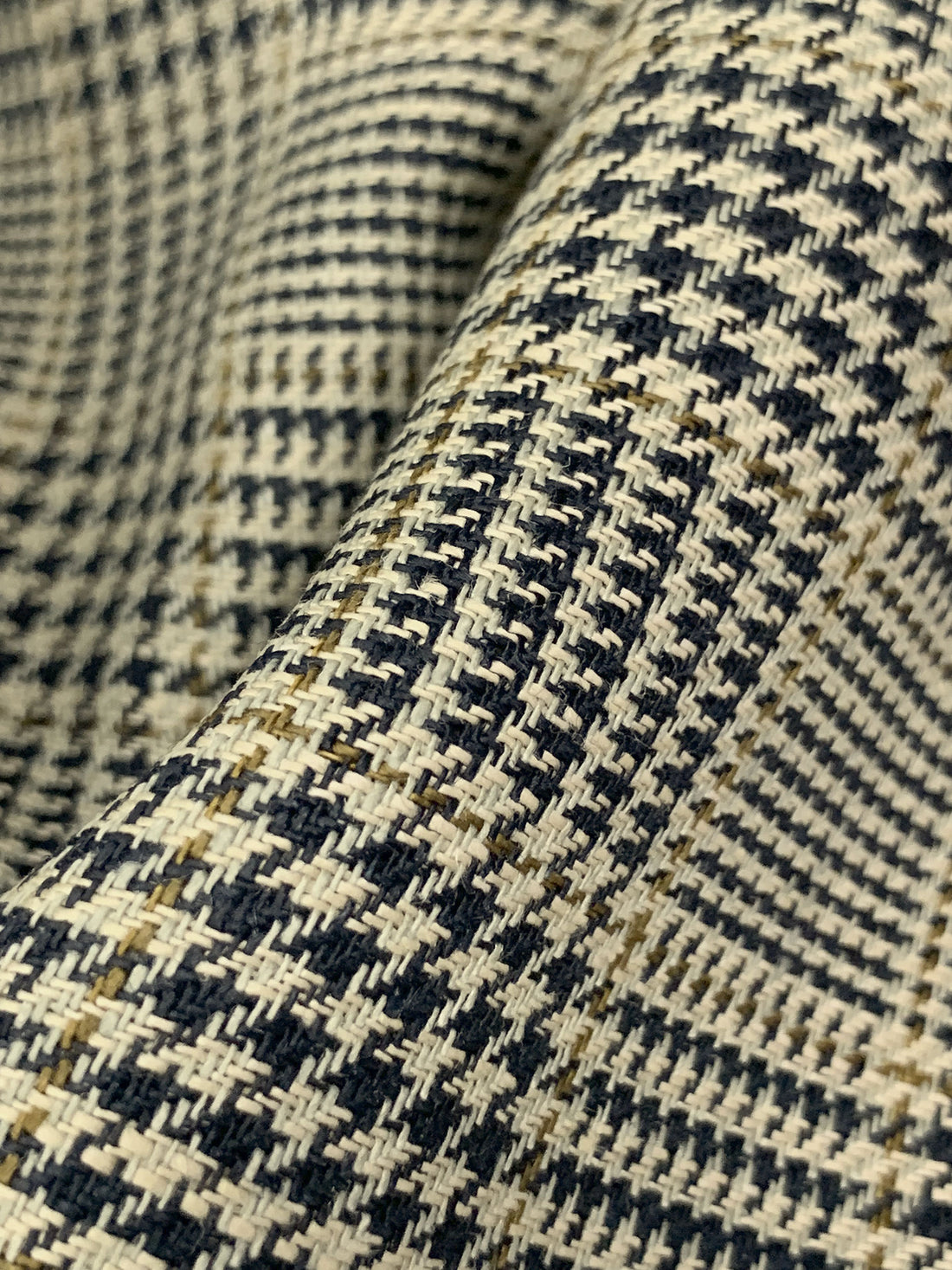 Parchment/Black/Raw Umber 100% Linen Glen Plaid Suiting - European Mill - 59W