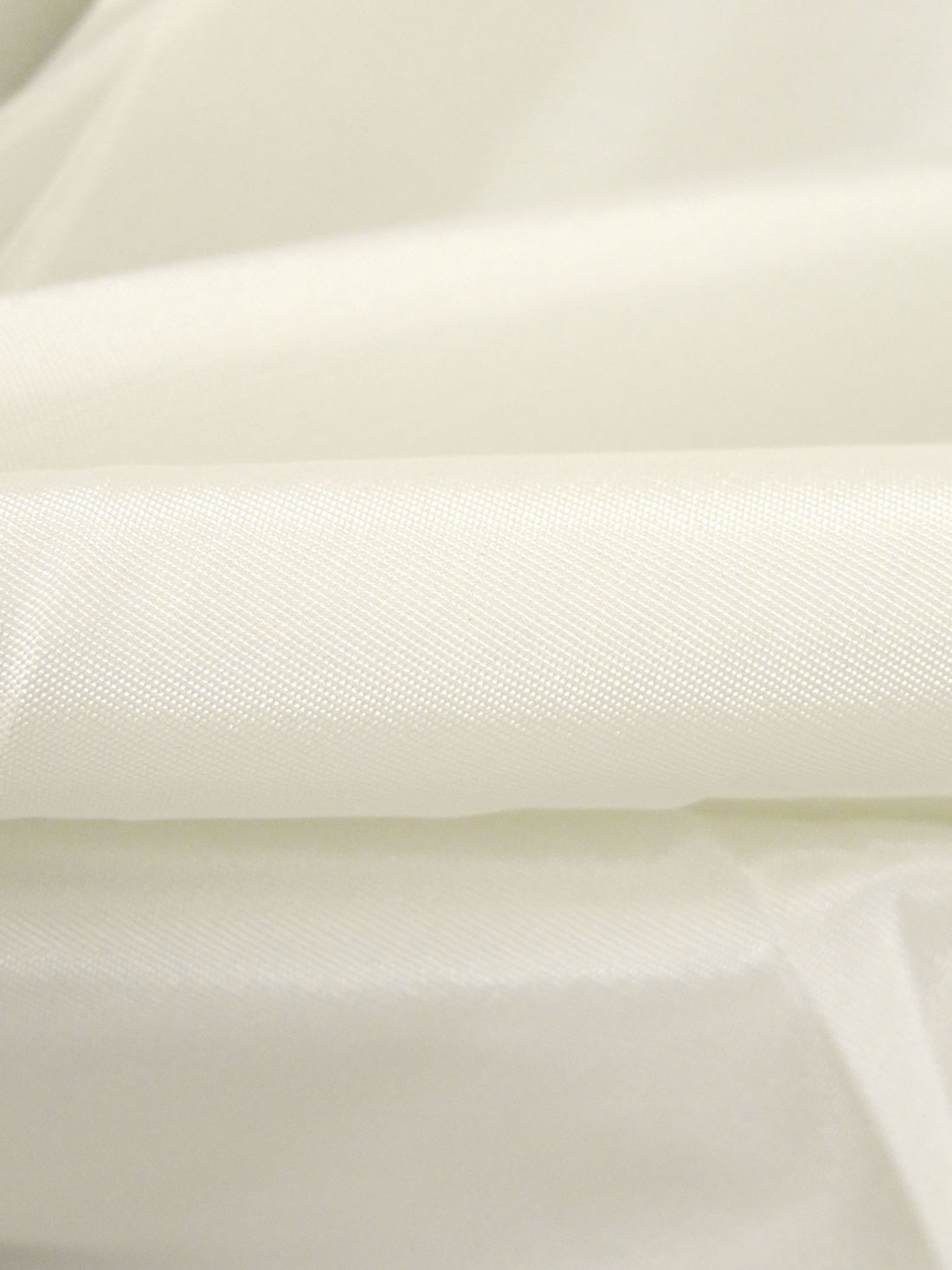 Dusty Ivory Acetate/Rayon Iridescent Taffeta 60W