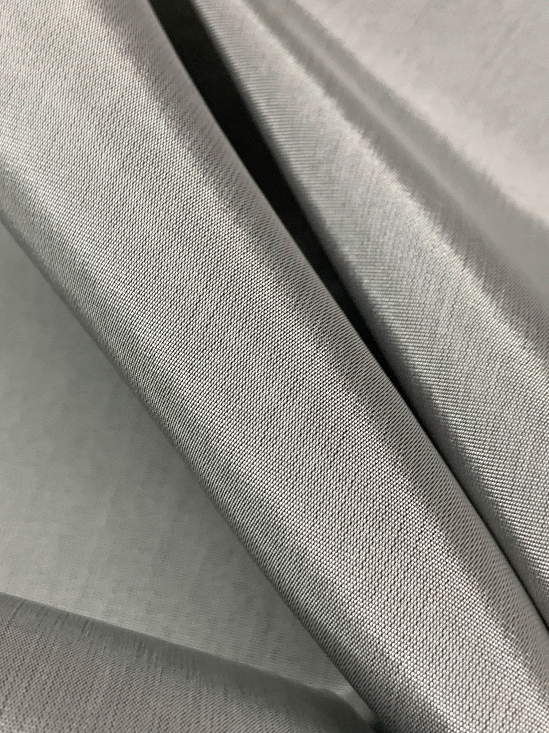 White/Black Acetate/Rayon Iridescent Taffeta - NY Designer - 60W