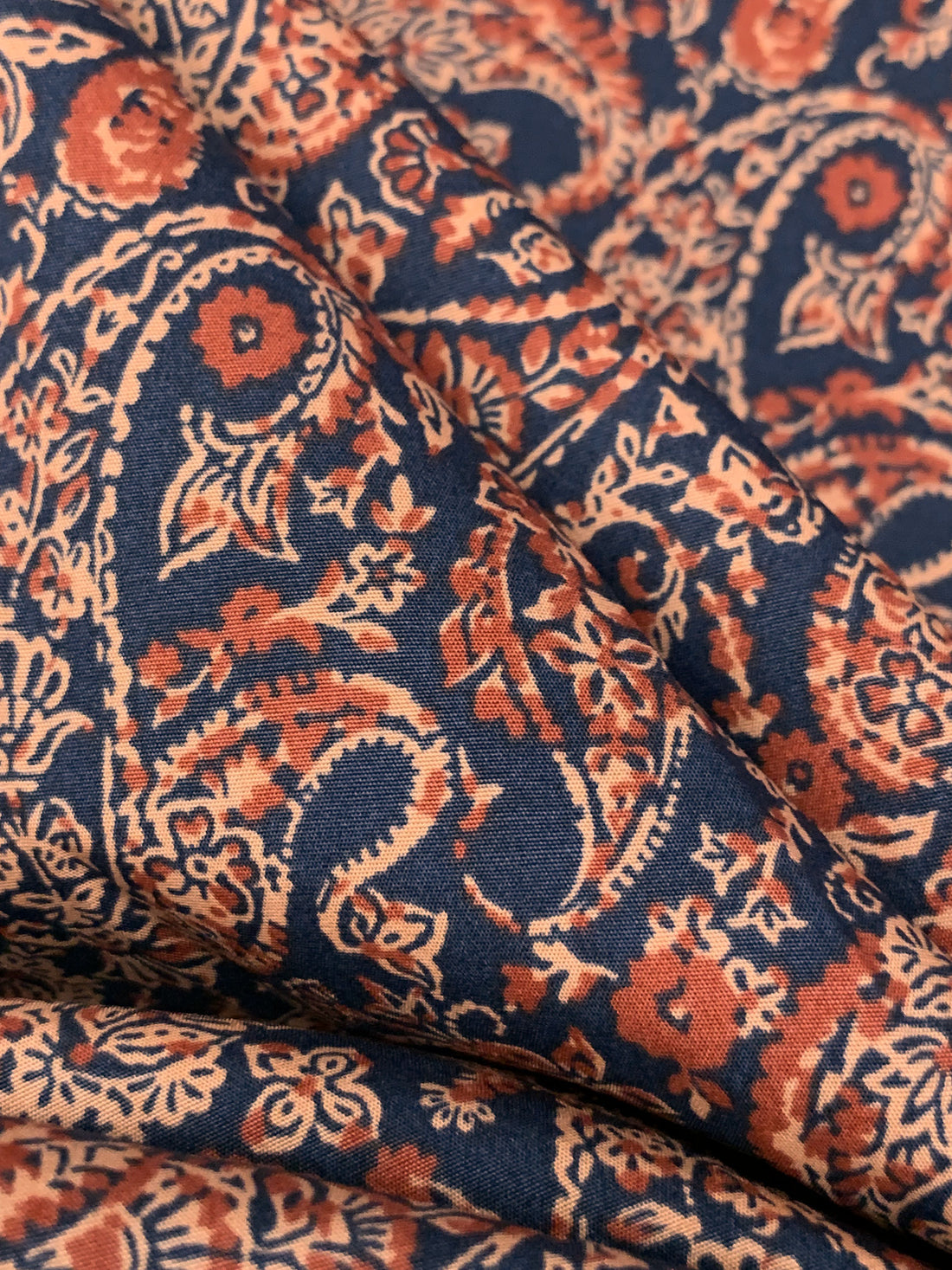 Navy/Copper Red/Multi 100% Cotton Paisley Floral Print Poplin Shirting 56W