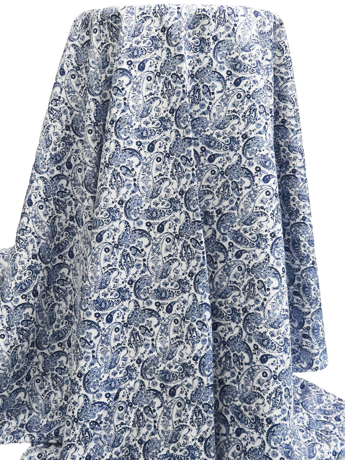 White/Dark Navy/Muted Cornflower Blue 100% Cotton Ornate Paisley Print Poplin Shirting 57W