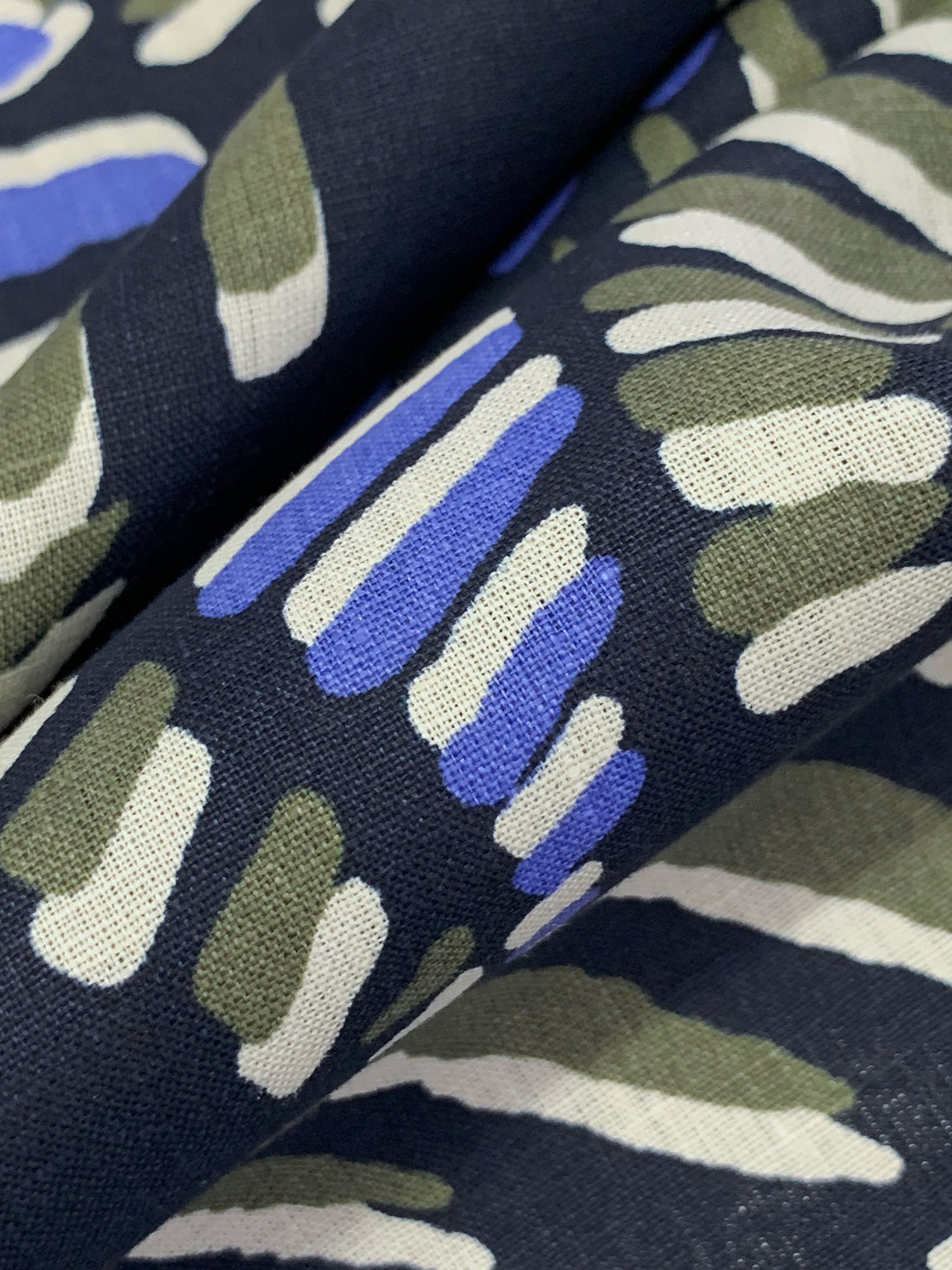 Dark Navy/Old Bamboo/True Blue 100% Linen Abstract Dashes Print Shirt Weight Woven 52W