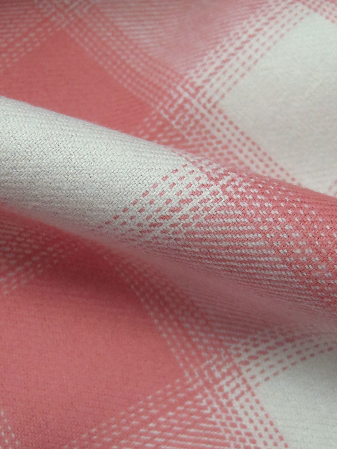 New York Pink/Off-White 100% Cotton Plaid Weave Flannel Shirting 57W