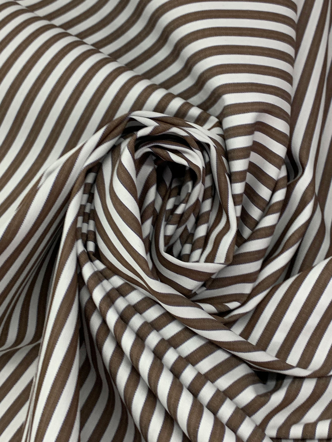 White/Coffee/Dark Blue 100% Cotton Vertical Stripe Weave Shirting 58W