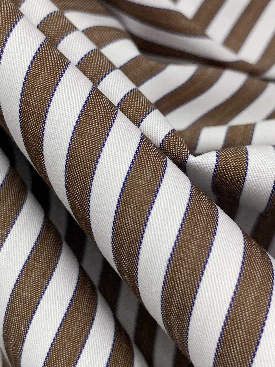 White/Coffee/Dark Blue 100% Cotton Vertical Stripe Weave Shirting 58W