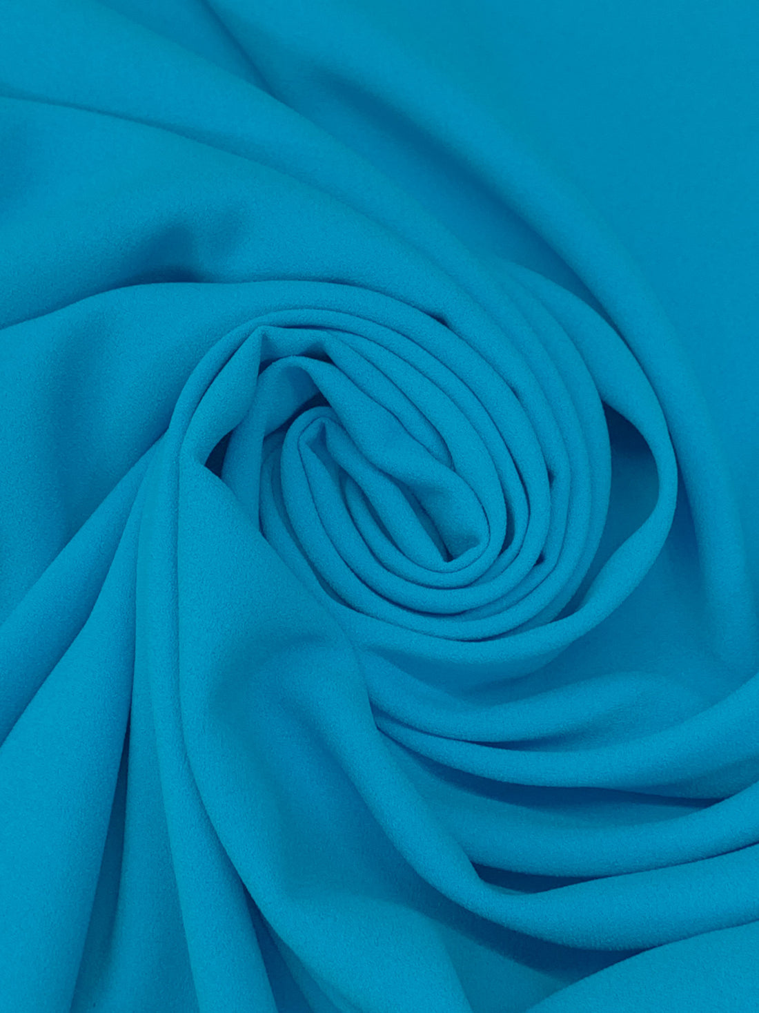 Cyan Cornflower Blue 100% Polyester Satin-Back Crepe Suiting - Black Halo - 58W