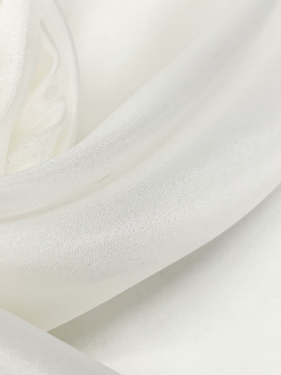 Alabaster 100% Silk Habotai - Black Halo - 43W