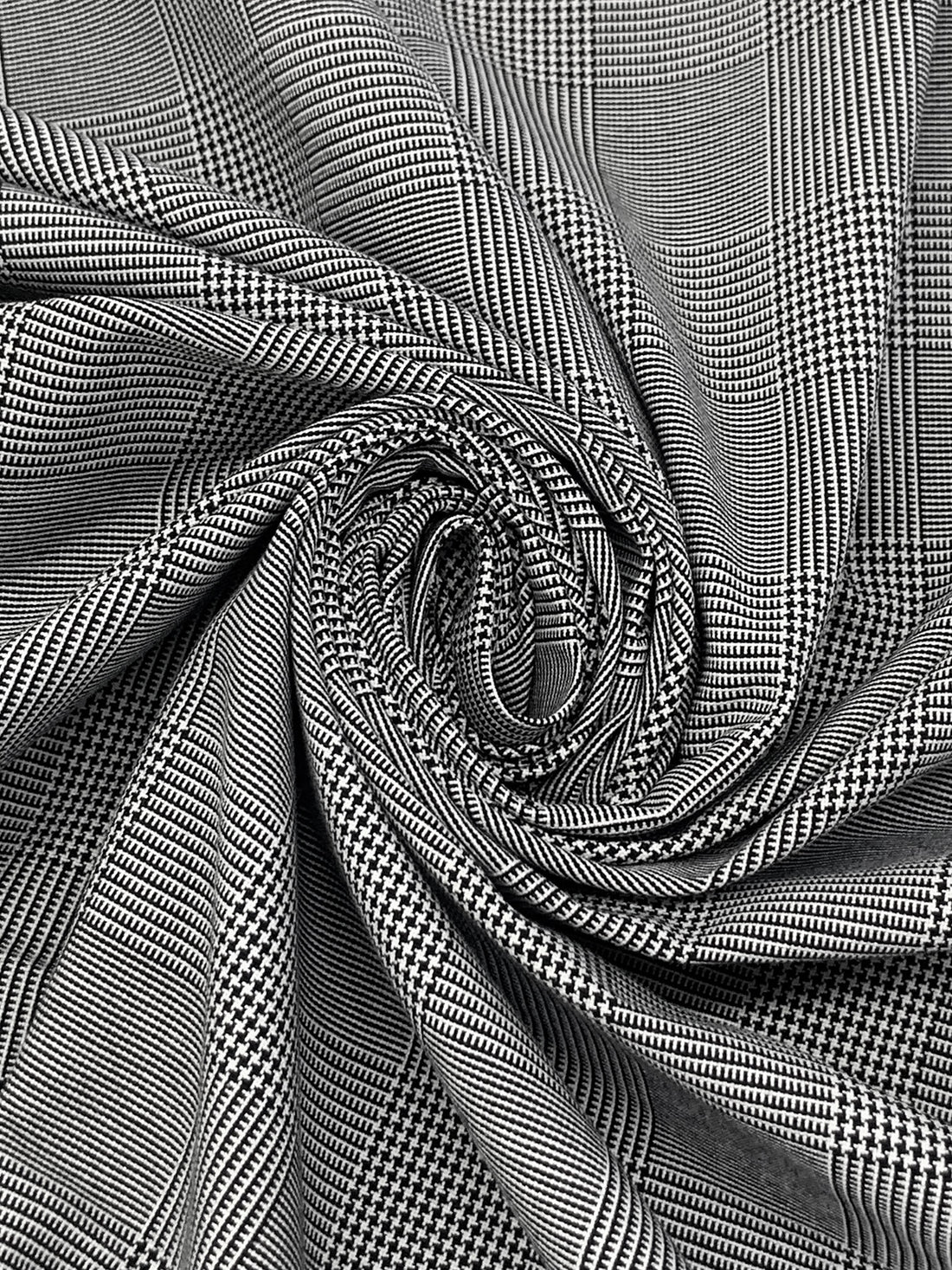 White/Black 100% Polyester Glen Plaid Suiting 58W