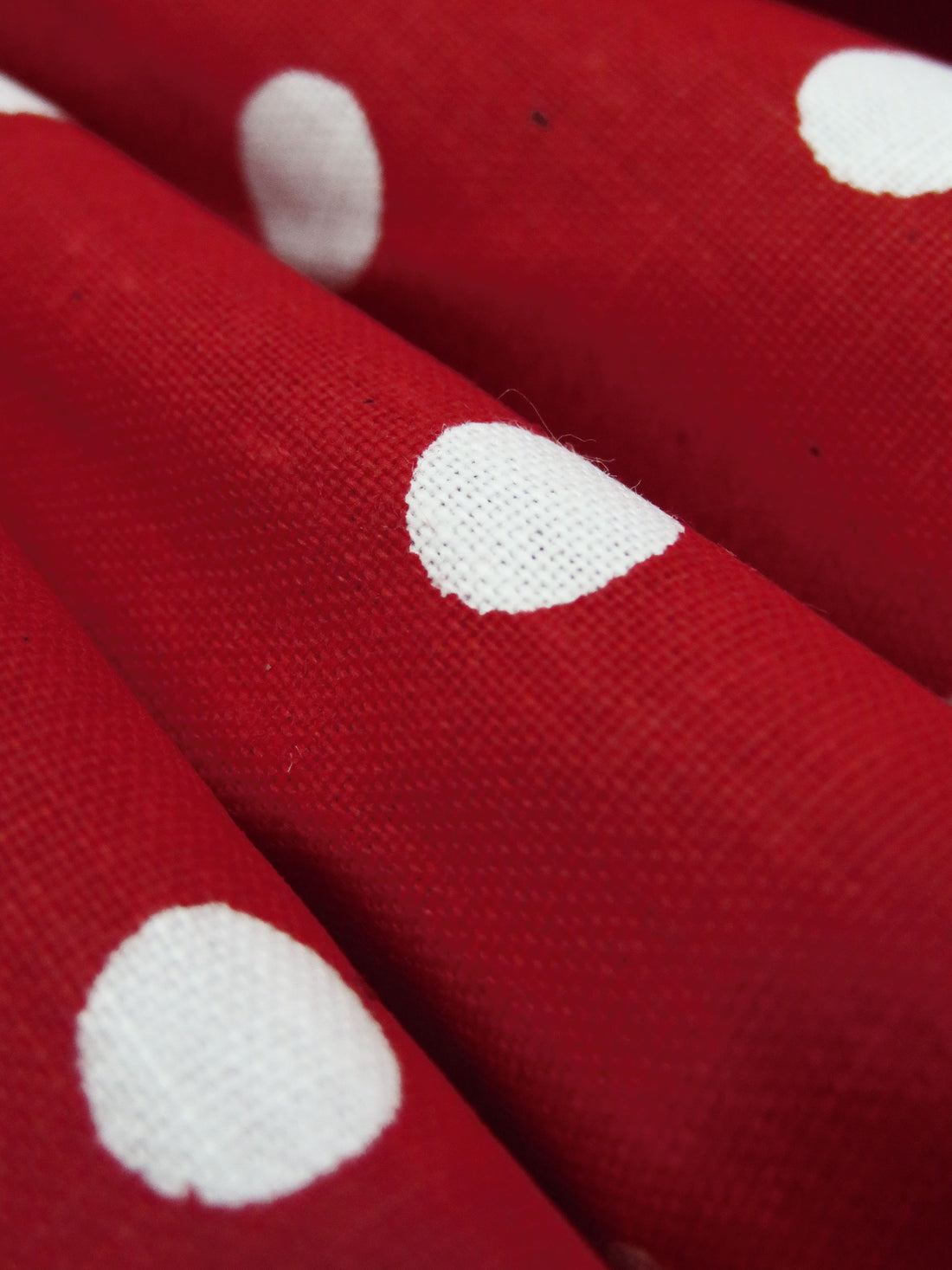 Fire Brick Red/White Cotton/Polyester Dot Print Broadcloth 60W