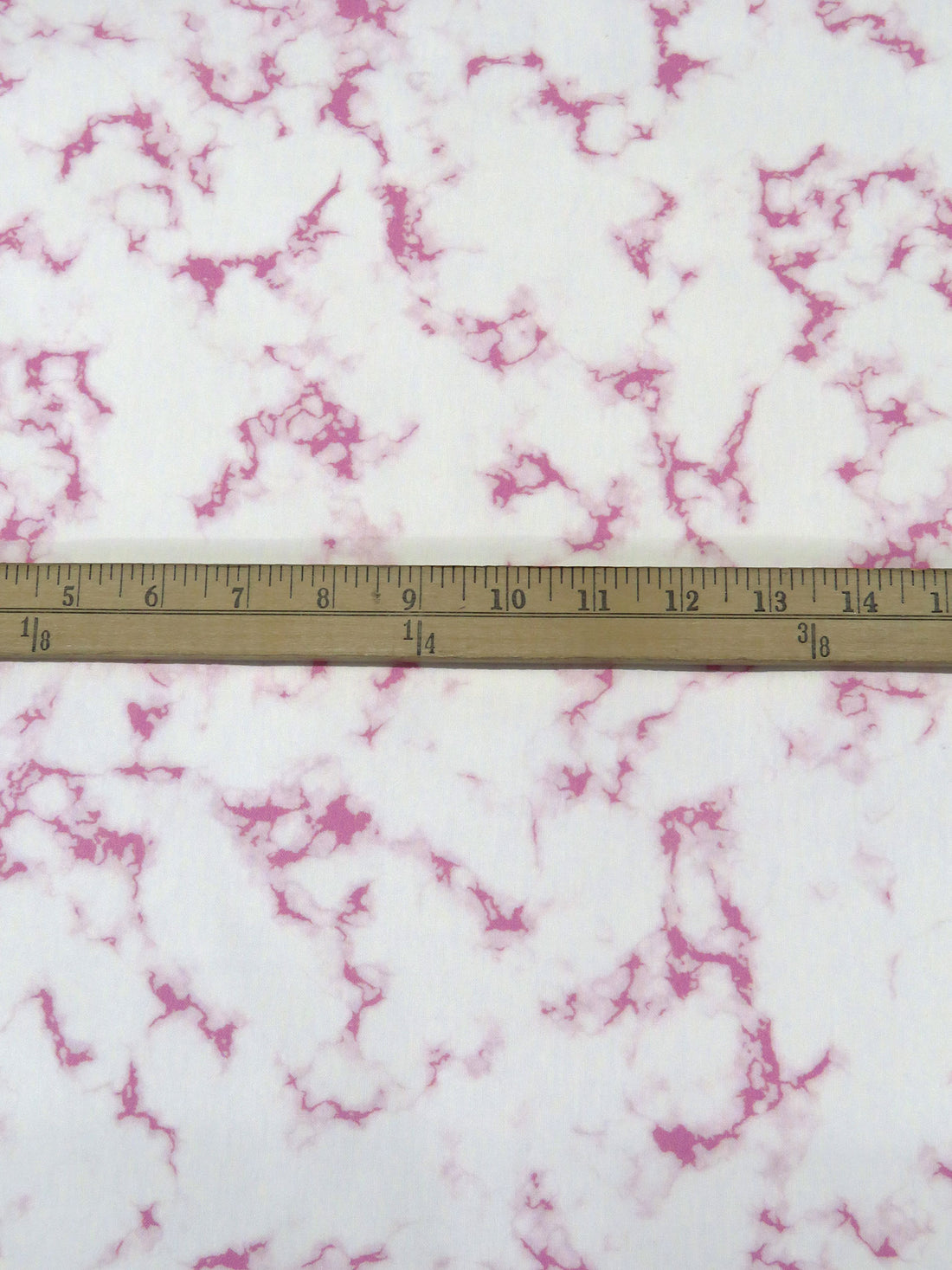 White/Mauve Rose/Thistle Cotton/Polyester Marbled-Look Print Shirting - Robert Kaufman - 43W