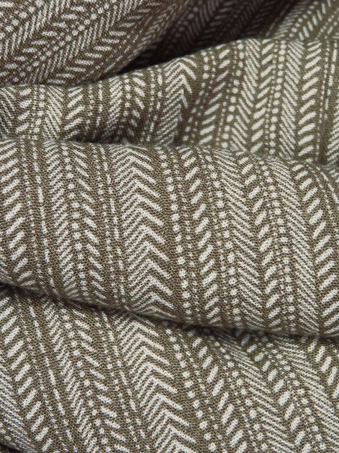 Rikan Brown/Light Gray 100% Rayon Various Dashed Vertical Stripe Print Crinkle Challis - Robert Kaufman - 54W