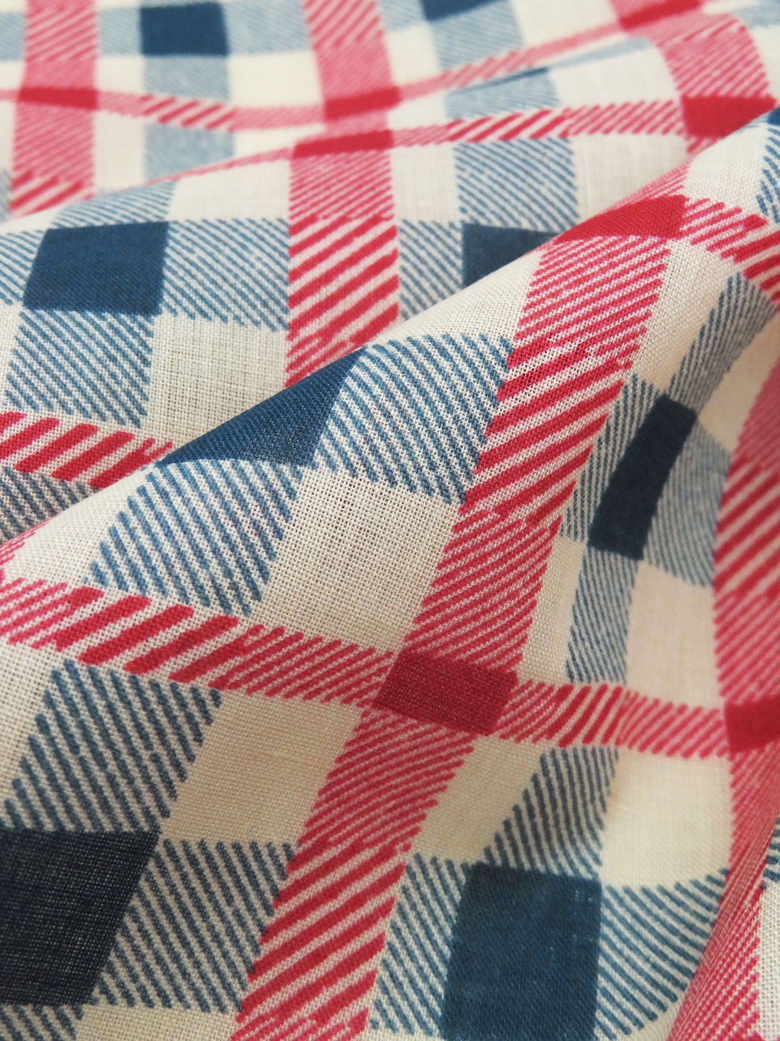 Dark Vanilla/Dark Lapis Blue/Cherry Red 100% Cotton Plaid Print Vintage Lawn - Albert Nipon - 34W