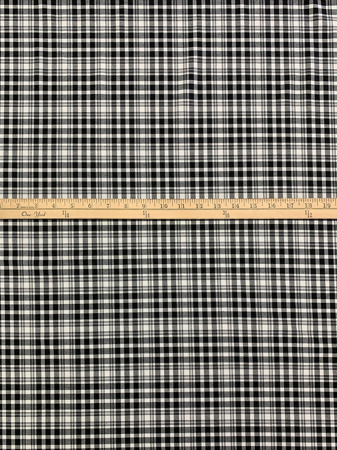 White/Black Polyester/Cotton/Lycra Yarn-Dyed Plaid Stretch Shirting 59W