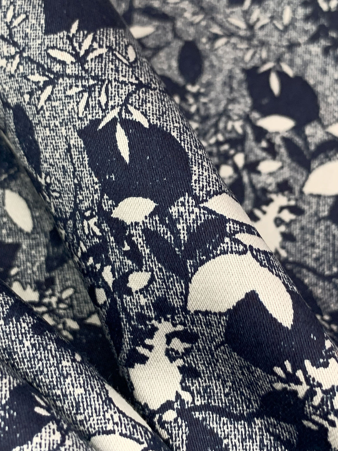 Dark Navy/White 100% Rayon Floral Print Sateen Challis 57W