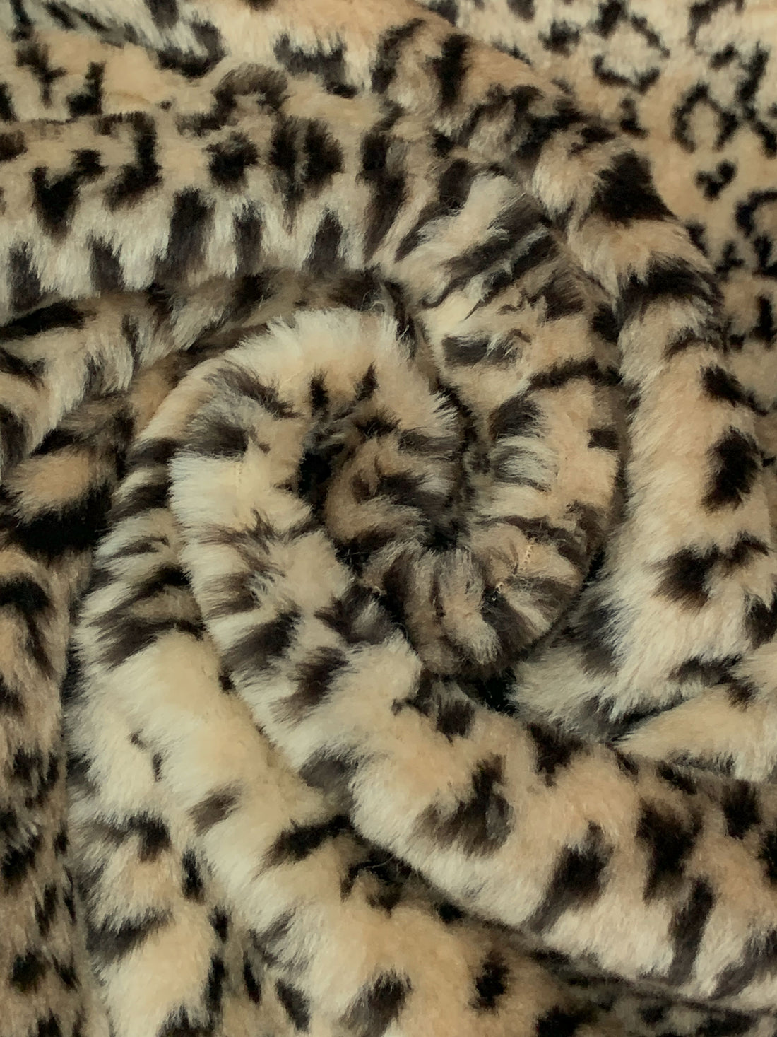 Light Tan/Black 100% Polyester Animal Print Faux Fur 61W