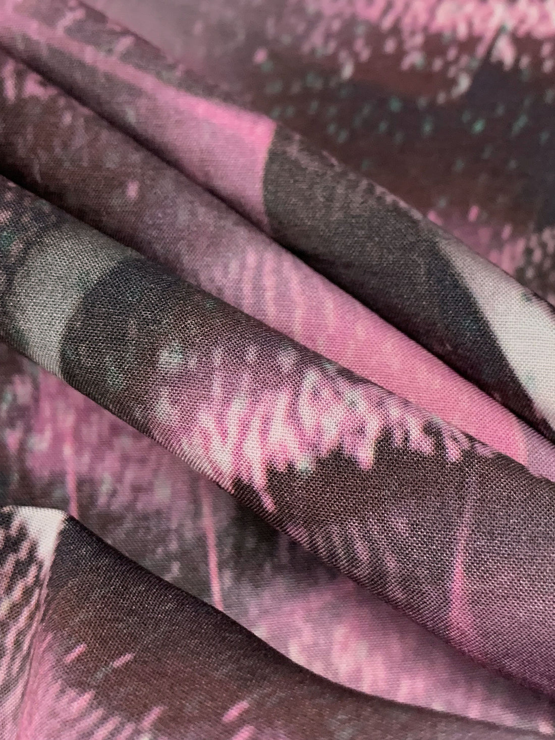 Eggplant/Wild Orchid/Mauve Taupe 100% Rayon Blurred Abstract Print Challis 58W
