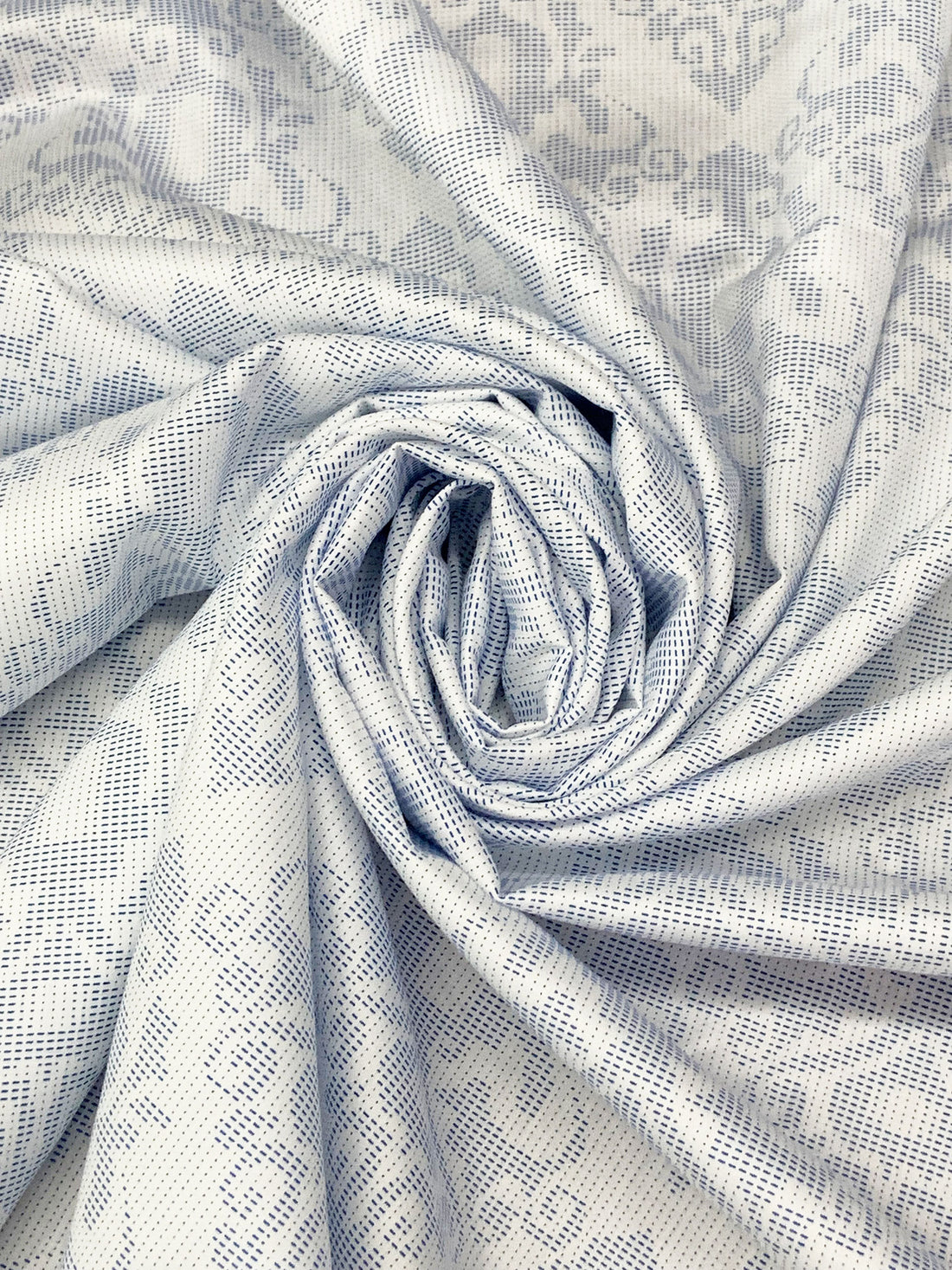 Silvery White/Catalina Blue 100% Cotton Damask Print Sateen Shirting 54W