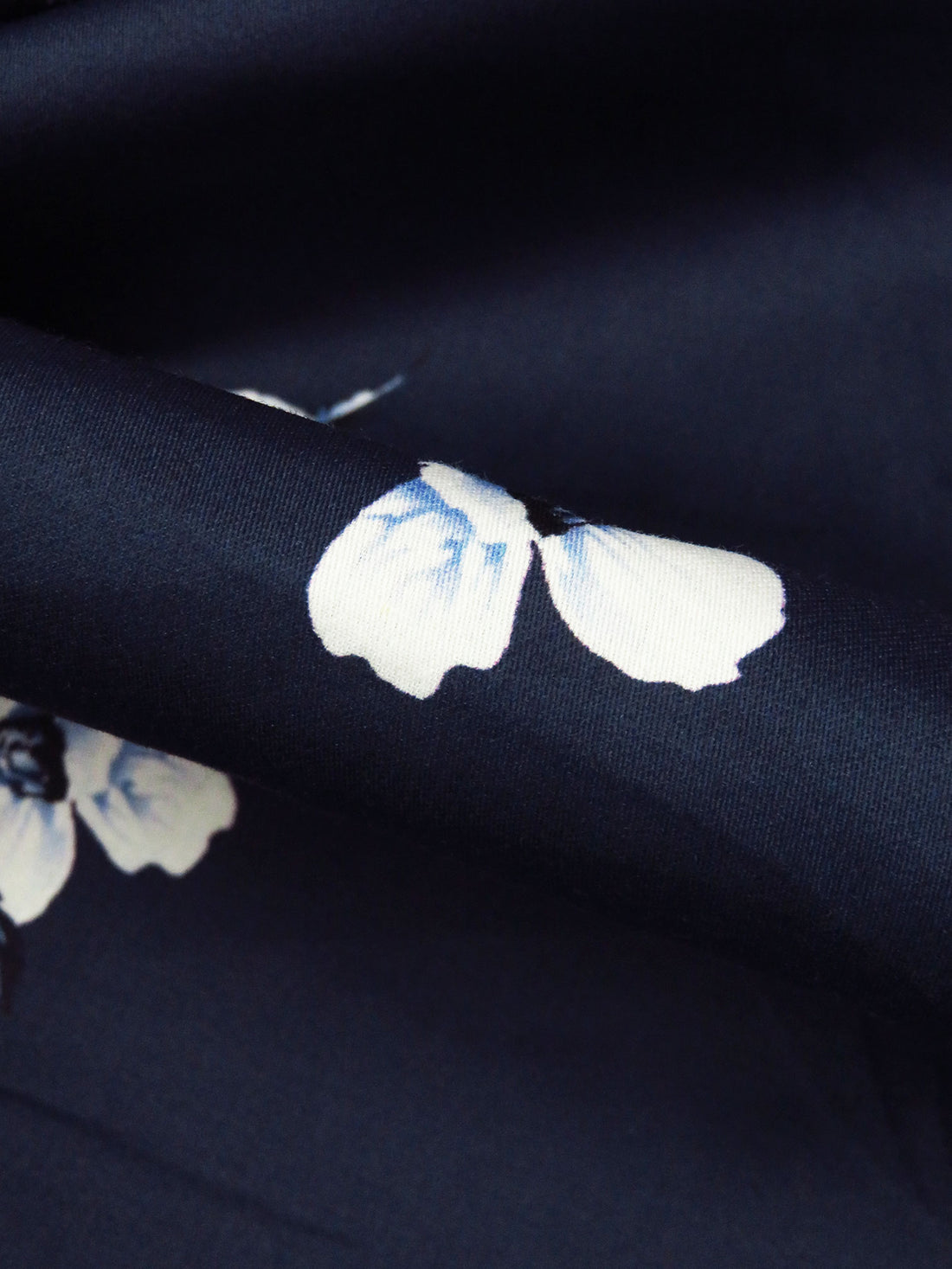 Muted Midnight Navy/Black/White/Dark Navy 100% Cotton Floral Sateen Shirting 57W