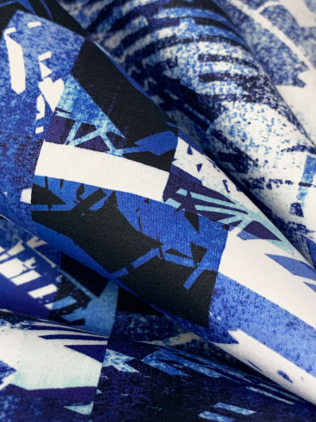 Dark Powder Blue/White/Black 100% Cotton Abstract Geometric Print Sateen Shirting 57W