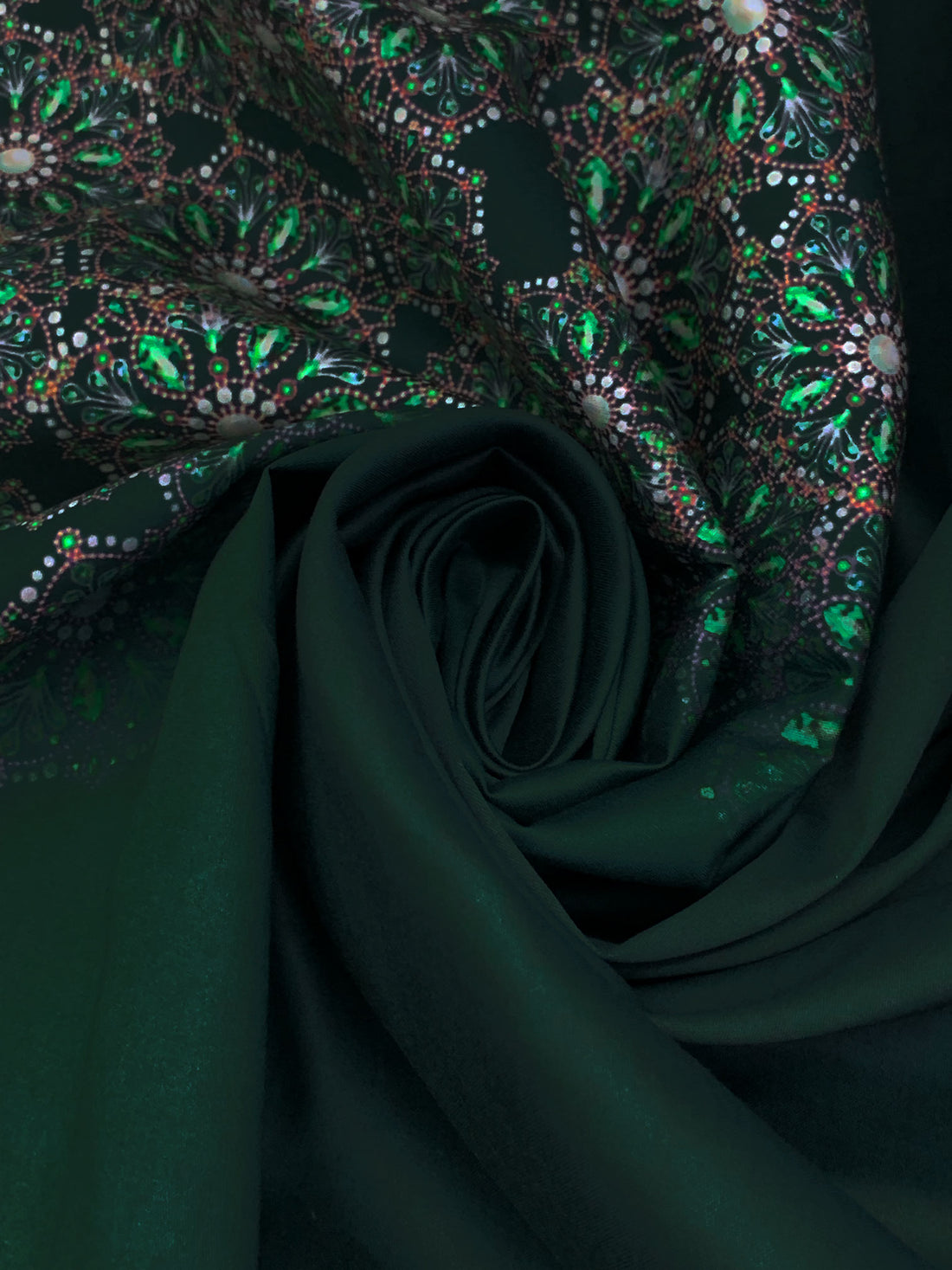 Dark Jungle Green/Multi 100% Cotton Fading Ornate Single Border Print Sateen Shirting 57W