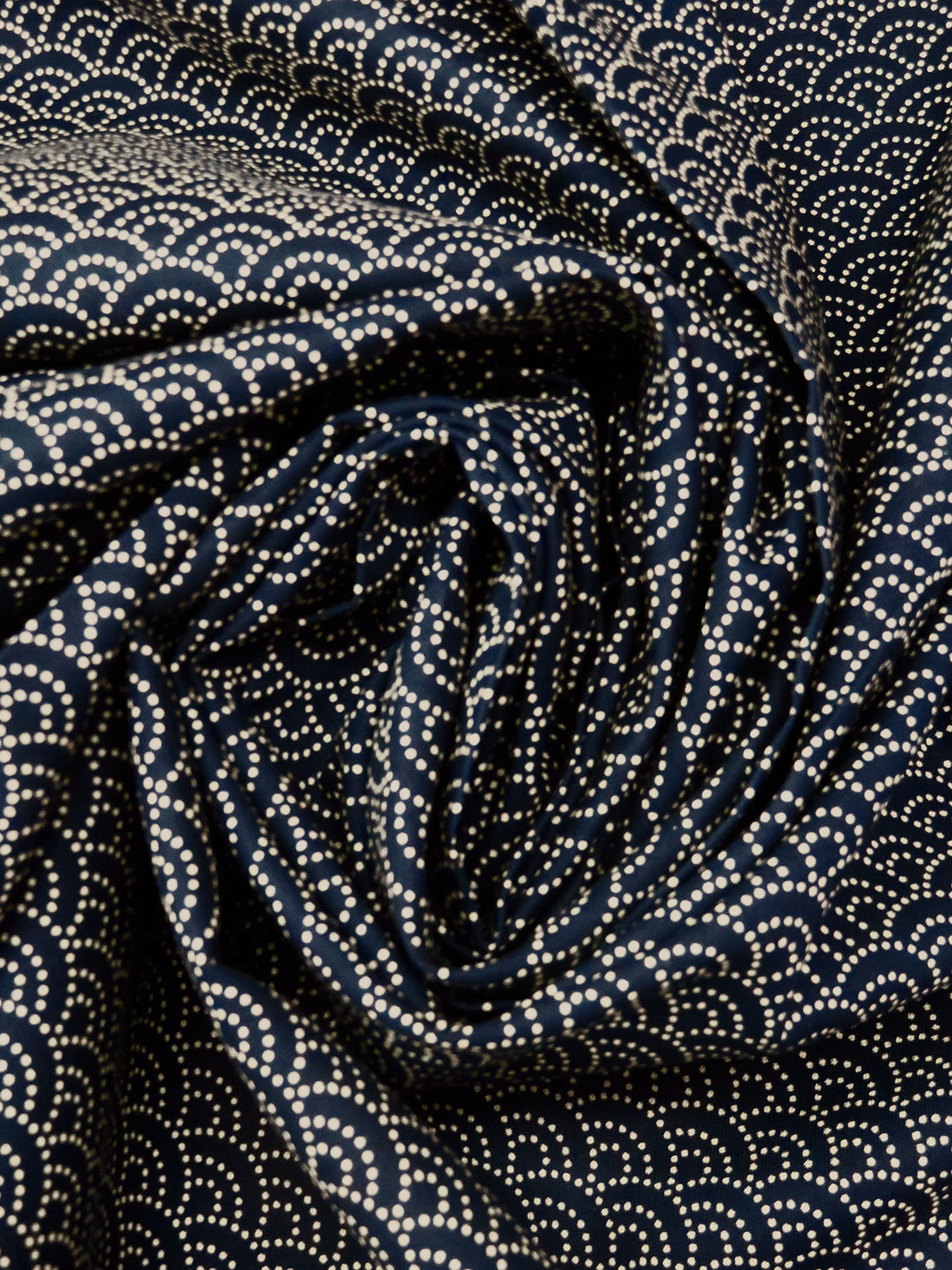 Midnight Navy/Beige 100% Cotton Dot Arches Print Kasuri Shirt Weight Woven - Sevenberry By Robert Kaufman - 44W