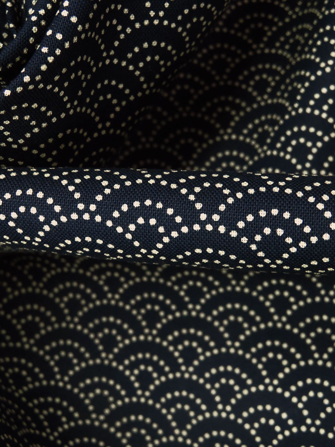 Midnight Navy/Beige 100% Cotton Dot Arches Print Kasuri Shirt Weight Woven - Sevenberry By Robert Kaufman - 44W