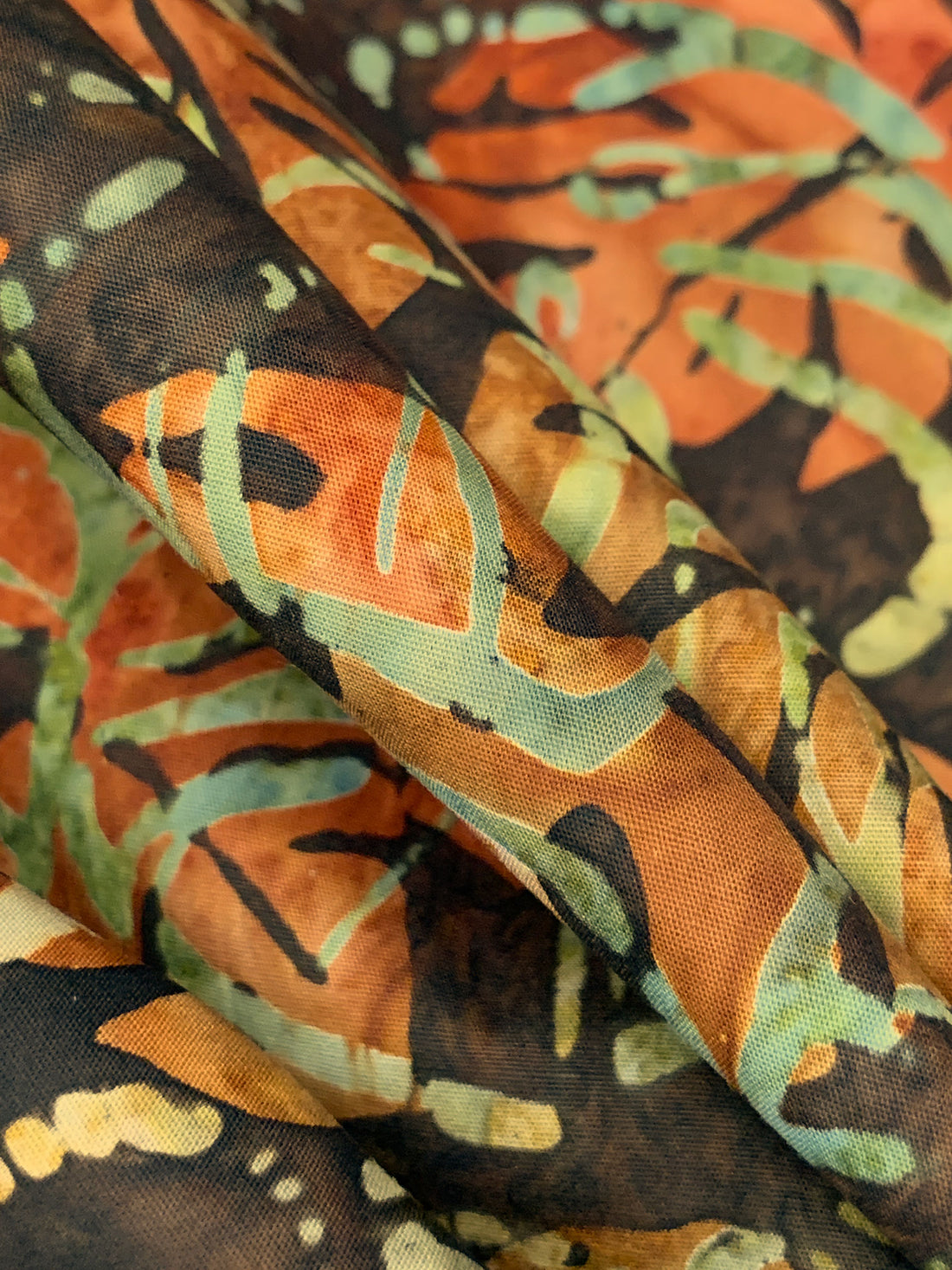 Dark Chestnut/Cinnamon/Misty Emerald 100% Cotton Floral Artisan Batiks Jungle Dreams - Robert Kaufman - 44W