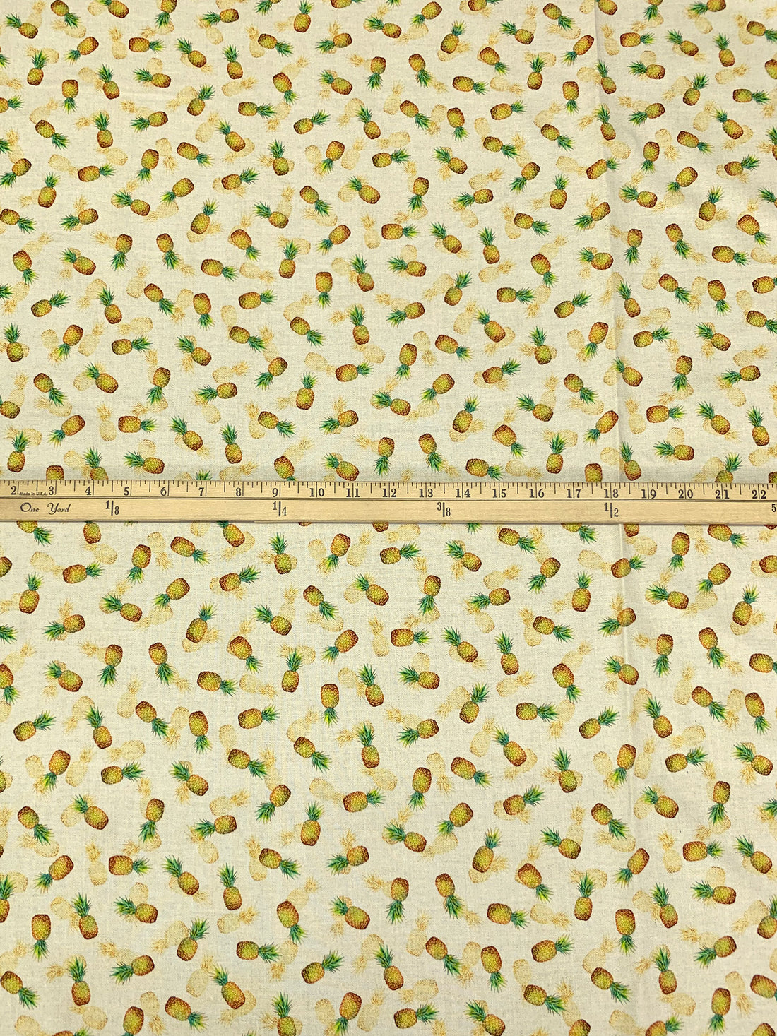 Pale Cream/Sunburst Yellow 100% Cotton "Pineapple" Print Tropical Gardens Aloha Iki - Robert Kaufman - 44W
