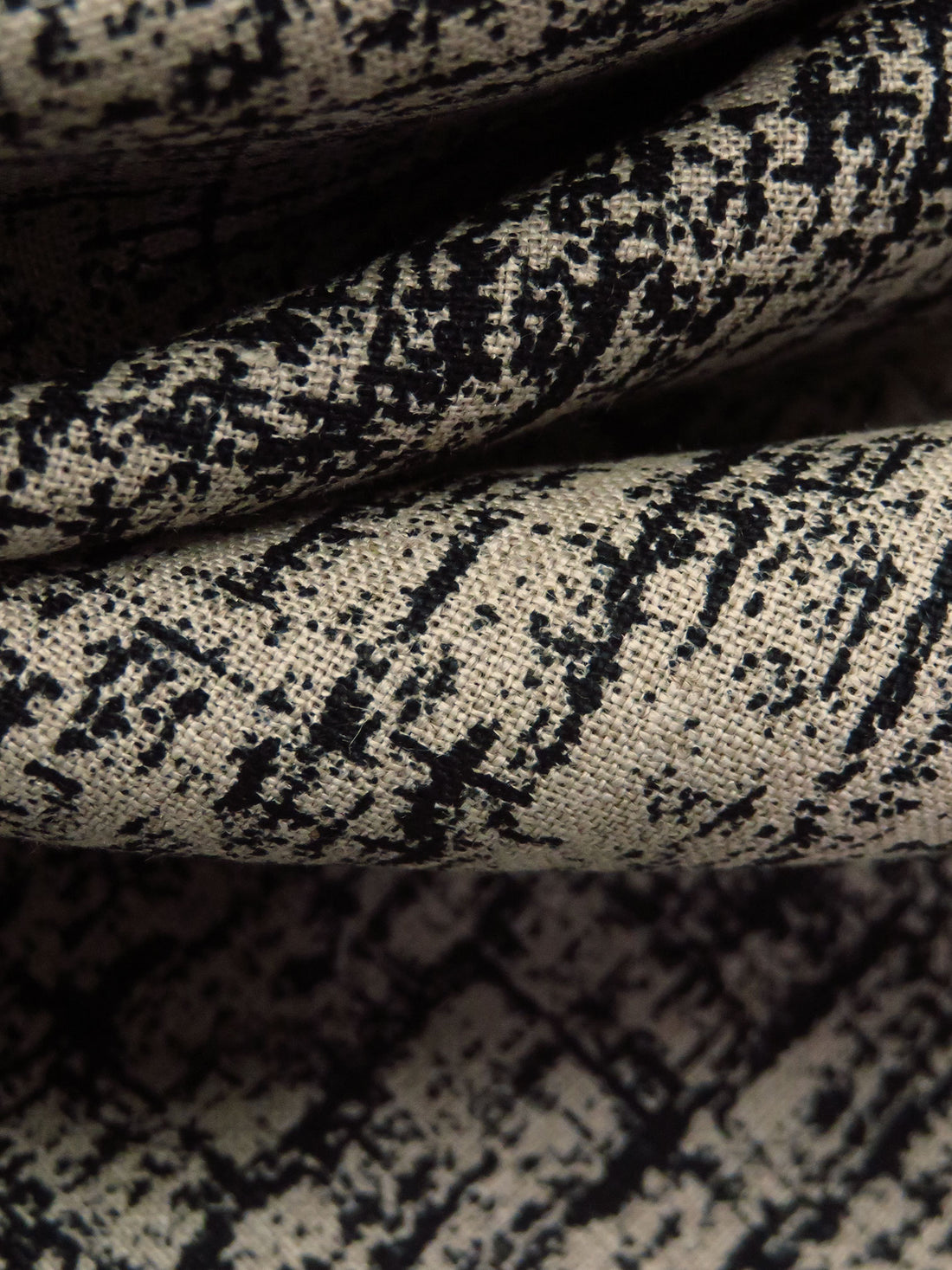 Jute/Black 100% Linen Grunge Print Shirt Weight Woven - European Mill - 58W