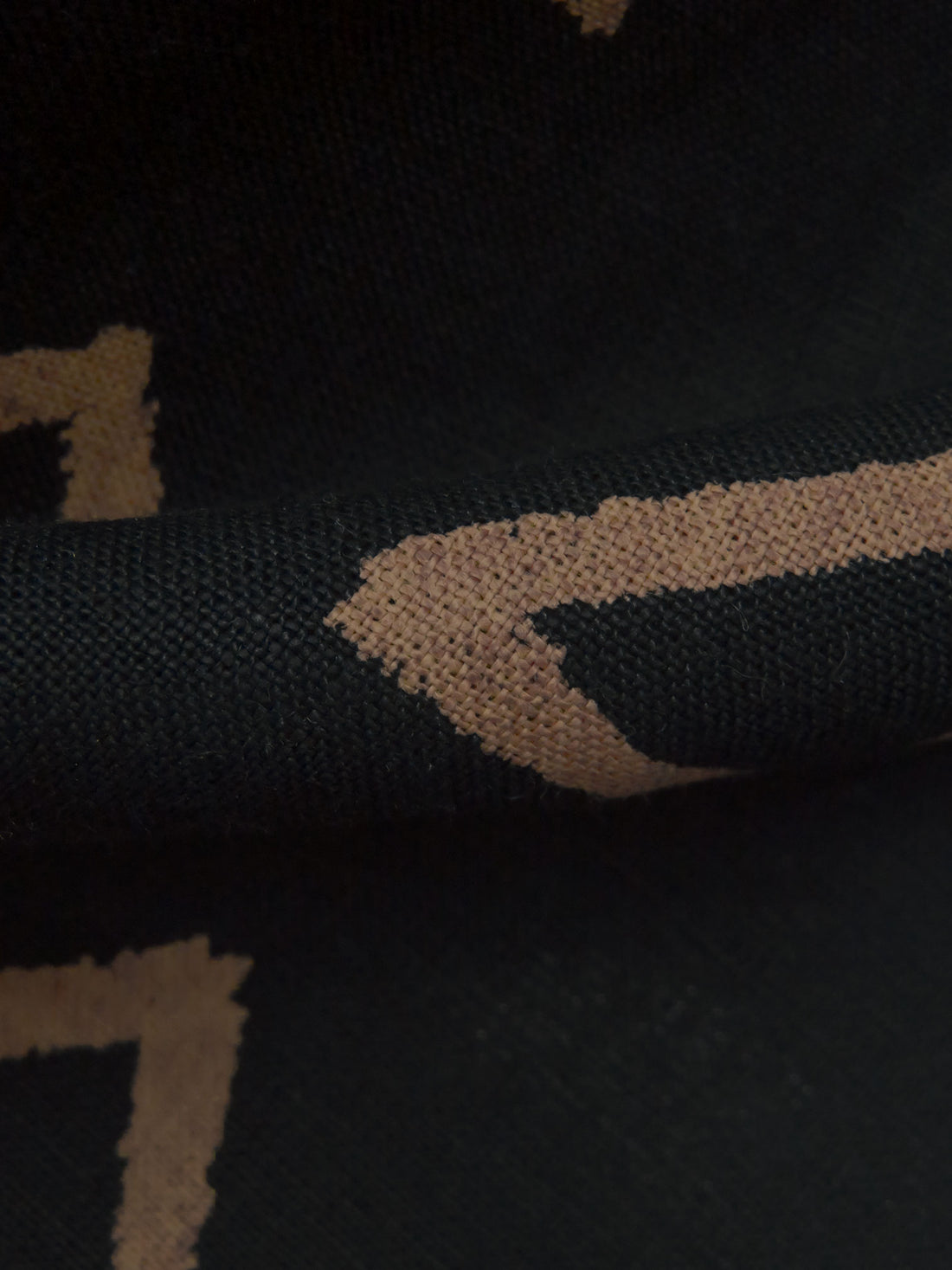 Black/Pastel Brown 100% Linen Triangle Print Mid-Weight Woven - European Mill - 60W