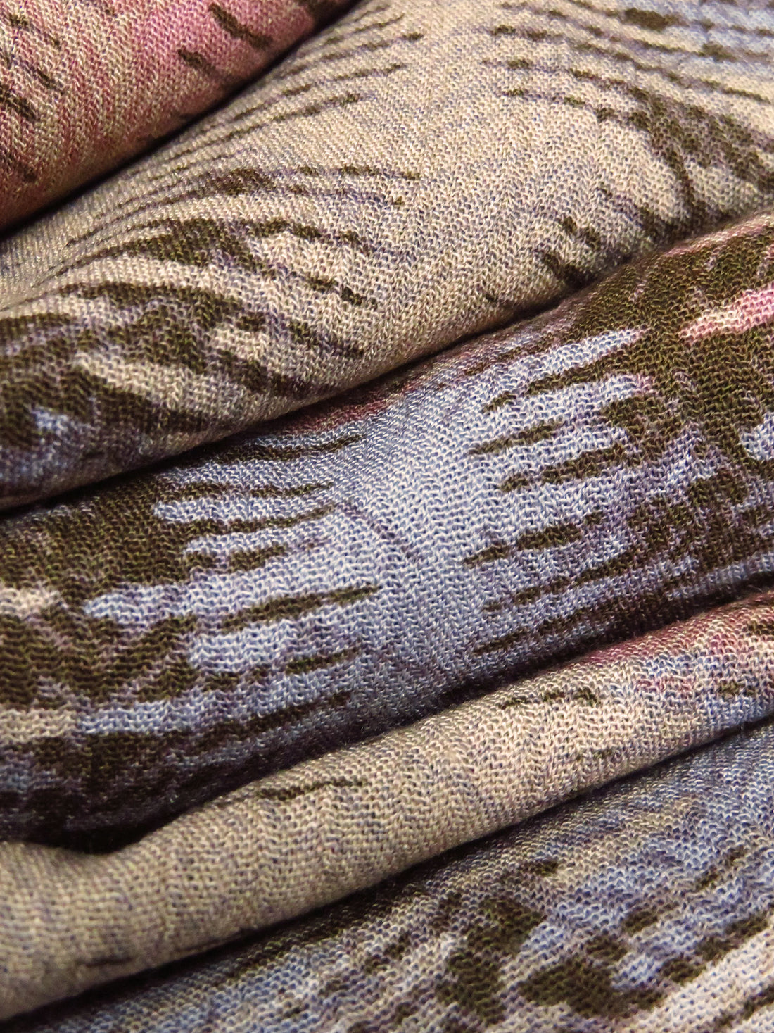 Mauve Pink/Mud Brown/Pale Lavender 100% Rayon Abstract Print Crinkle Challis - Robert Kaufman - 52W