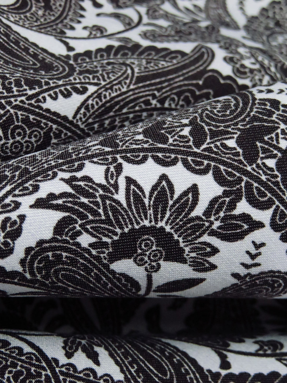 Cool Gray/Black Rayon/Nylon/Lycra Paisley Print Stretch Bengaline Suiting - NY Designer - 56W