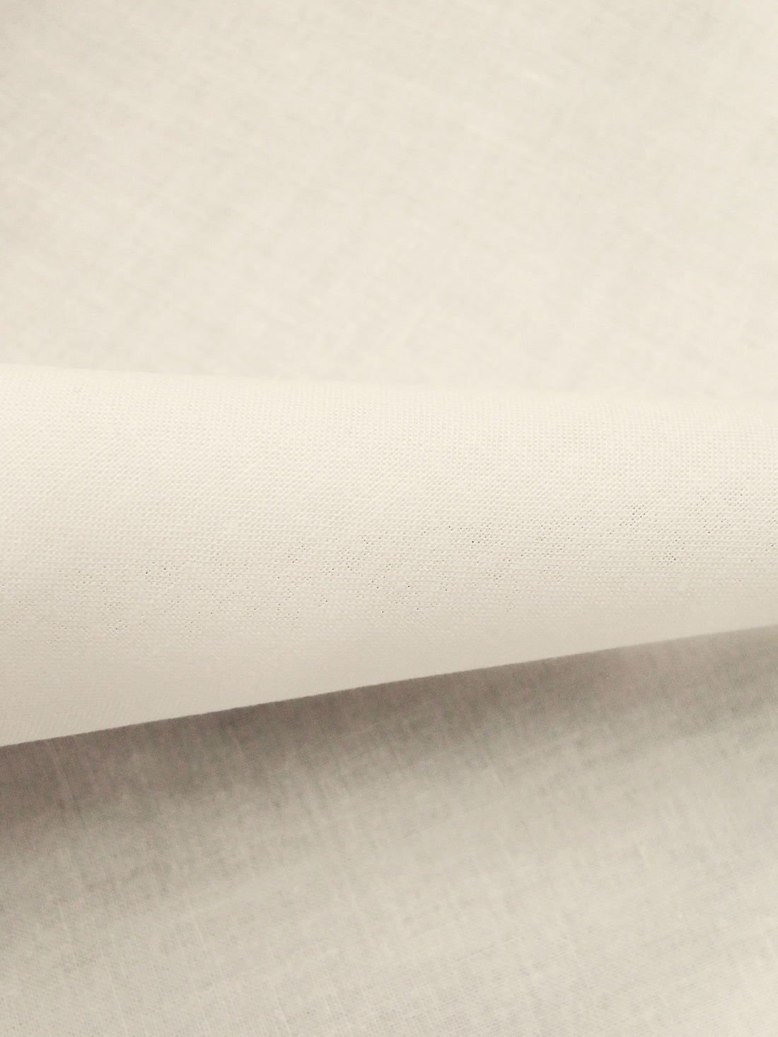 Eggshell 100% Cotton  Broadcloth - Robert Kaufman - 44W