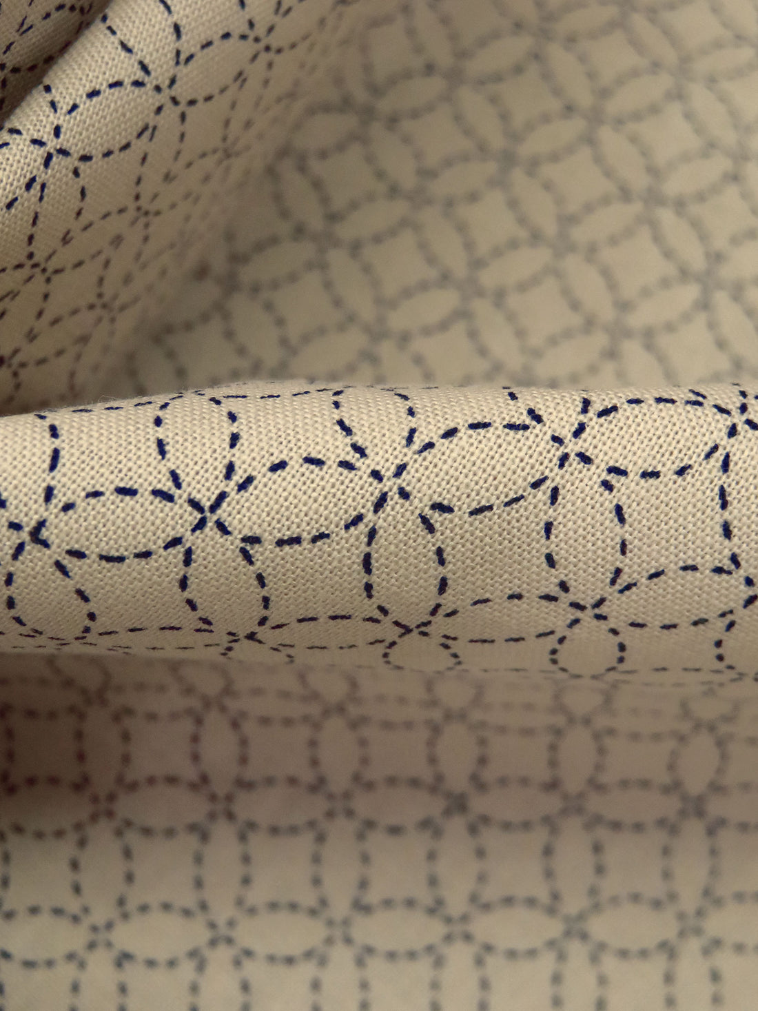 Tan/Midnight Navy 100% Cotton Interlocking Circles Print Quilt Weight Woven - Sevenberry By Robert Kaufman - 42W