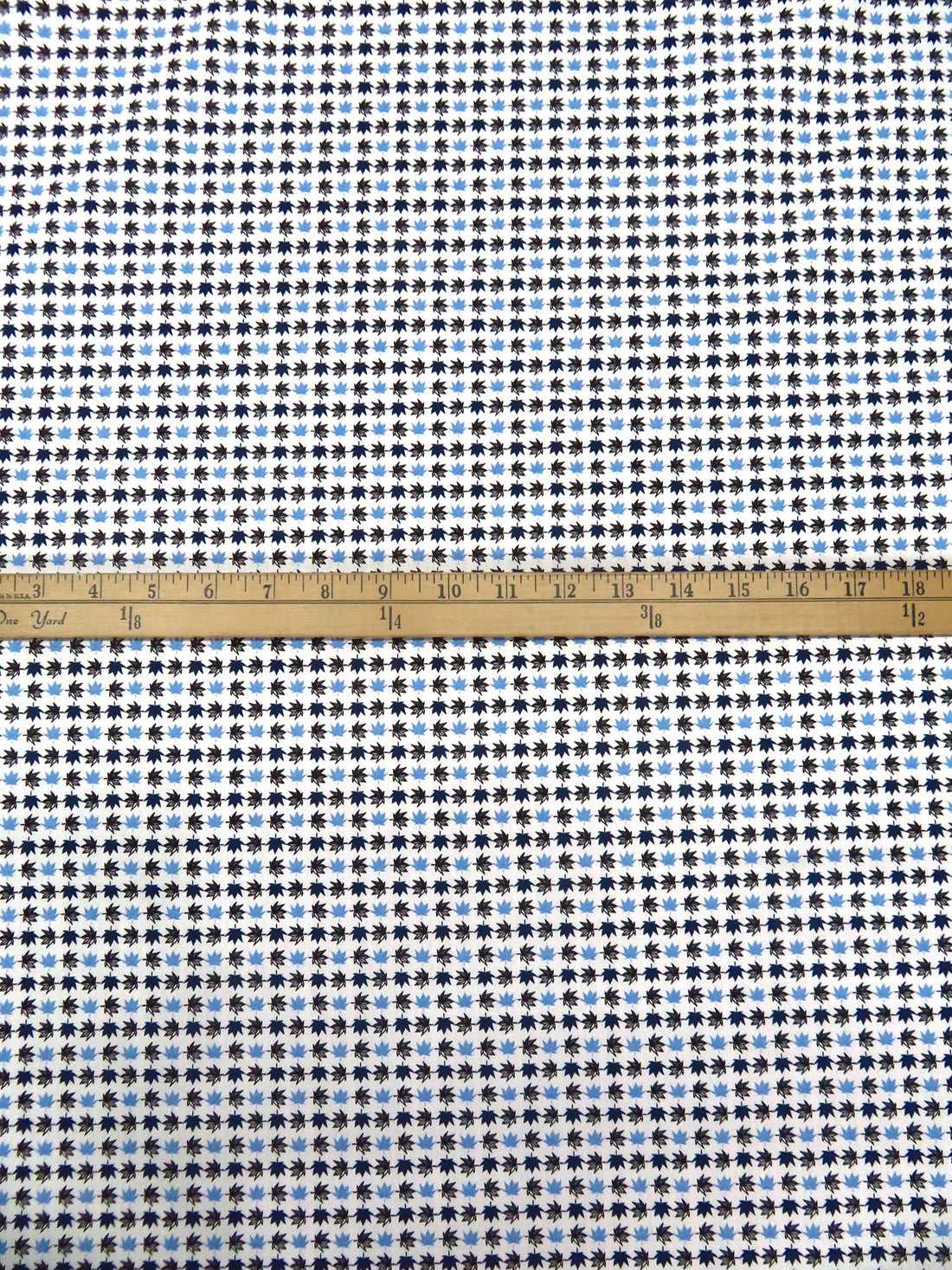 Light Blue/White/Black/Dark Navy 100% Cotton Maple Leaf Print Poplin Shirting - Robert Kaufman - 58W