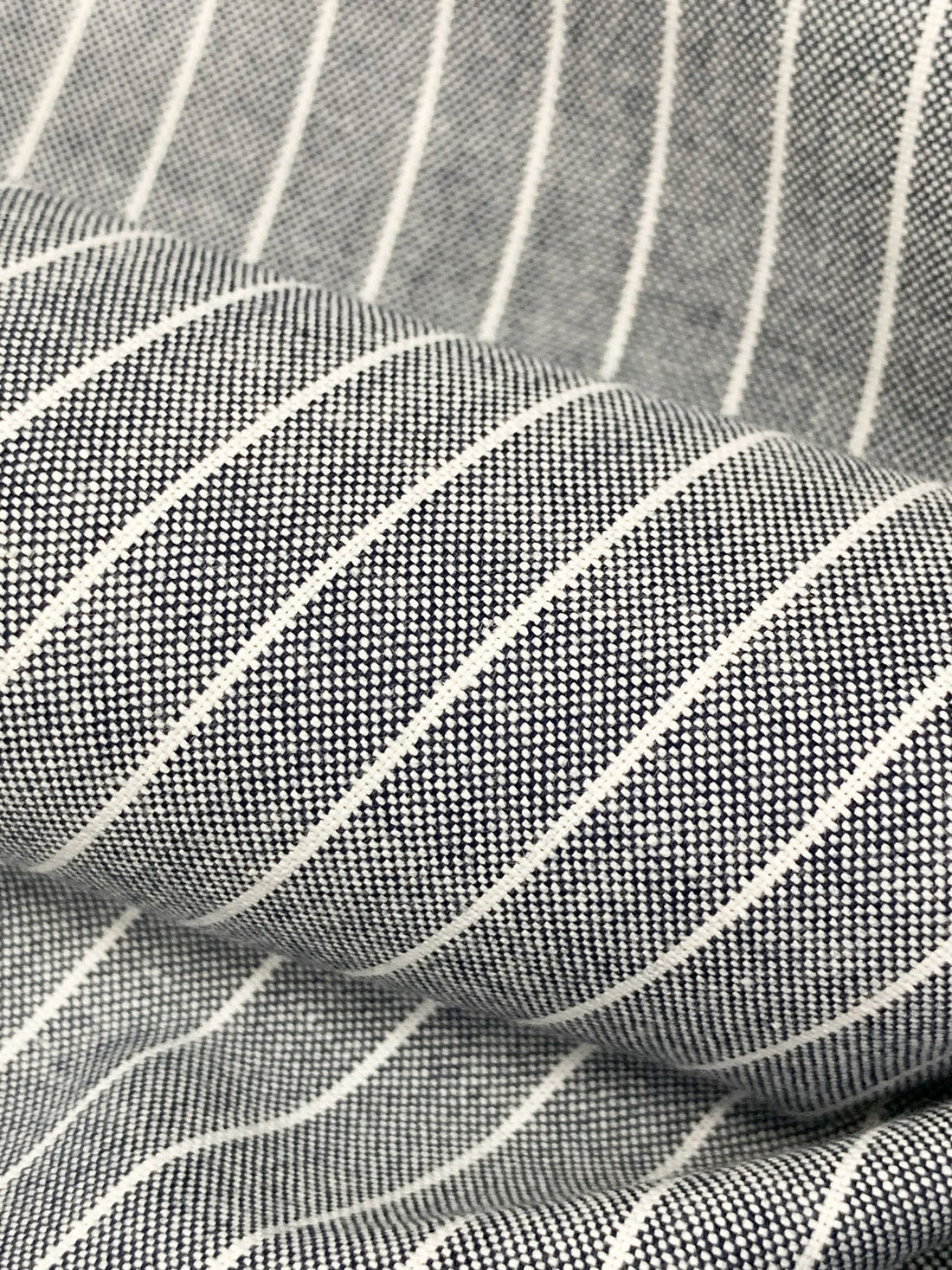 White/Indigo 100% Cotton Vertical Milano Stripe Chambray Shirting - Robert Kaufman - 58W