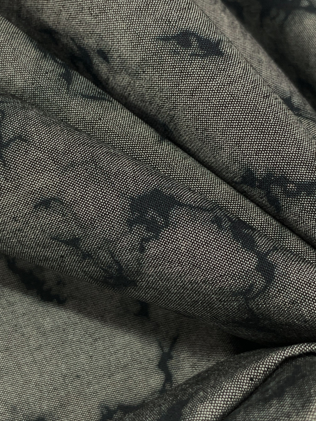 Muted Cool Black/White Cotton/Polyester Weekend Print Chambray Shirting - Robert Kaufman 44W