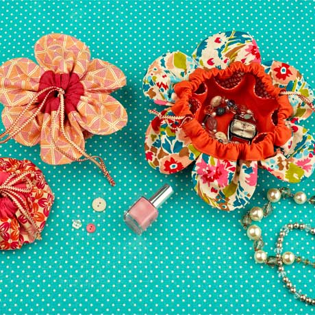 Straight Stitch Society - Forget-Me-Not Jewelry Pouch